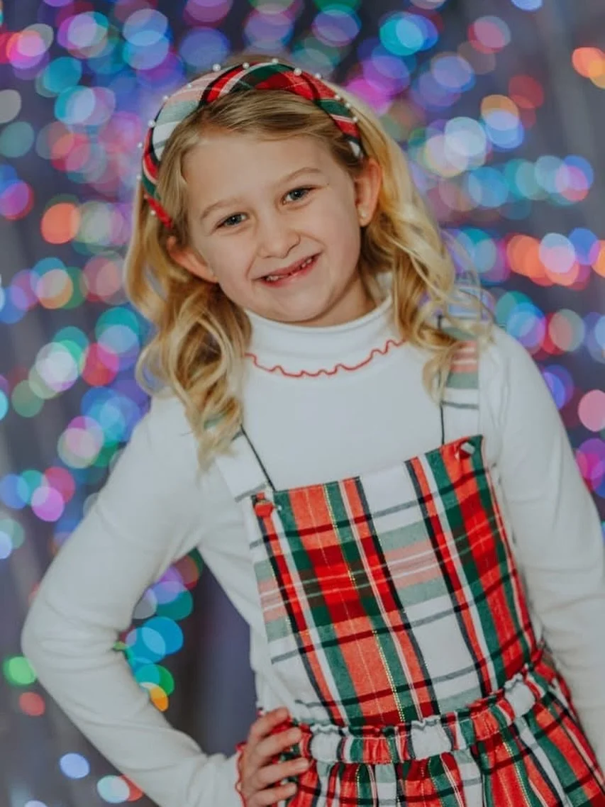How cool is that tunnel though!! We loved the rainbow lights #northpole #santa #santaexperience #photography