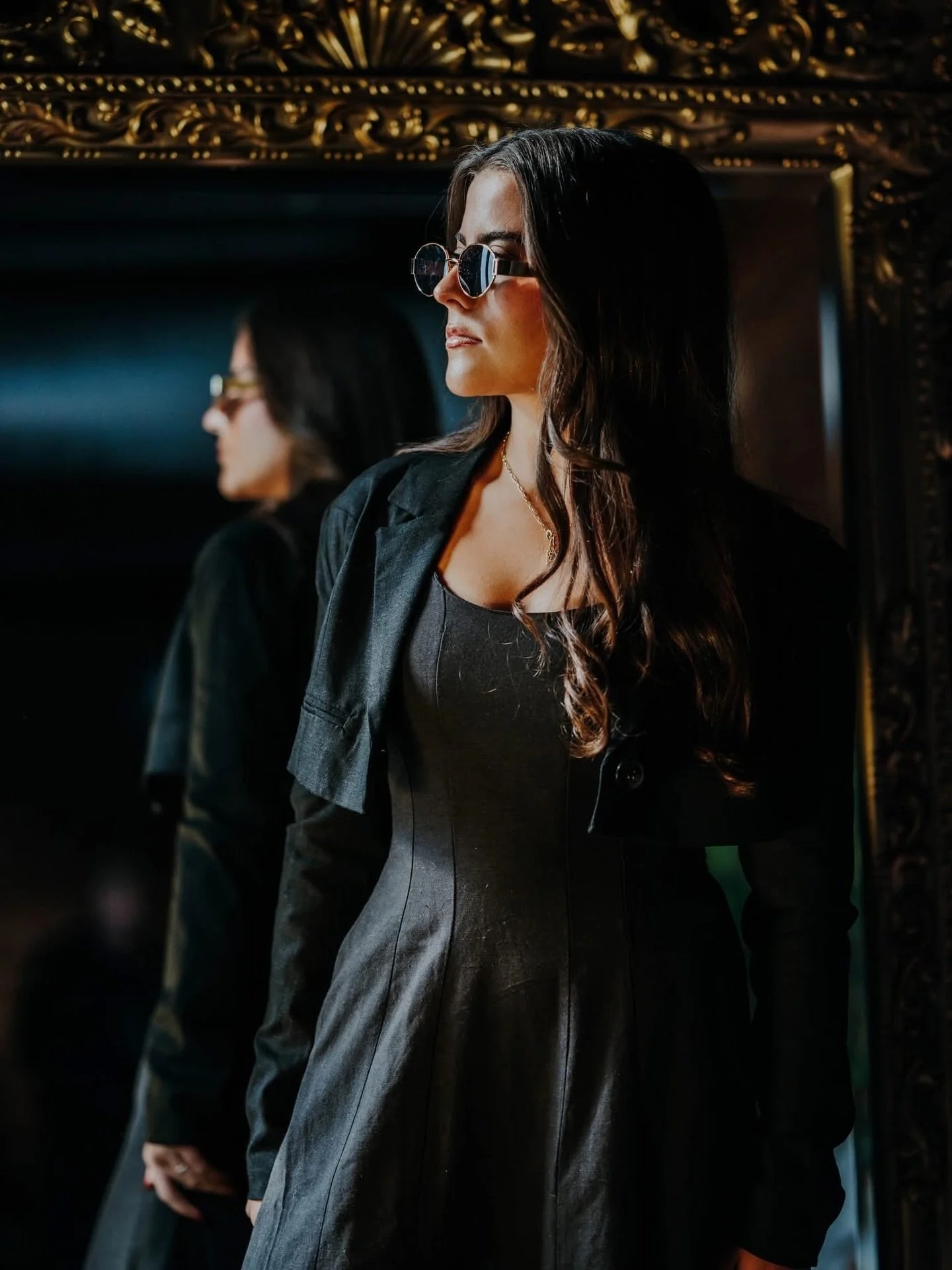 It&rsquo;s giving&hellip; SLAY! Where did you did you do your senior photoshoot? A studio, or did you do outdoors? Some could say they utilized their parent&rsquo;s backyard! 🤣 #senior #studio #reflection #2026 #graduation