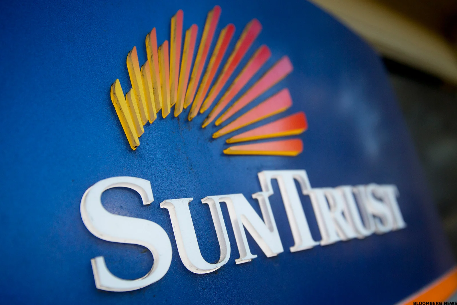 Market Basics: Suntrust and BB&amp;T merger to create the 6th bank in the US