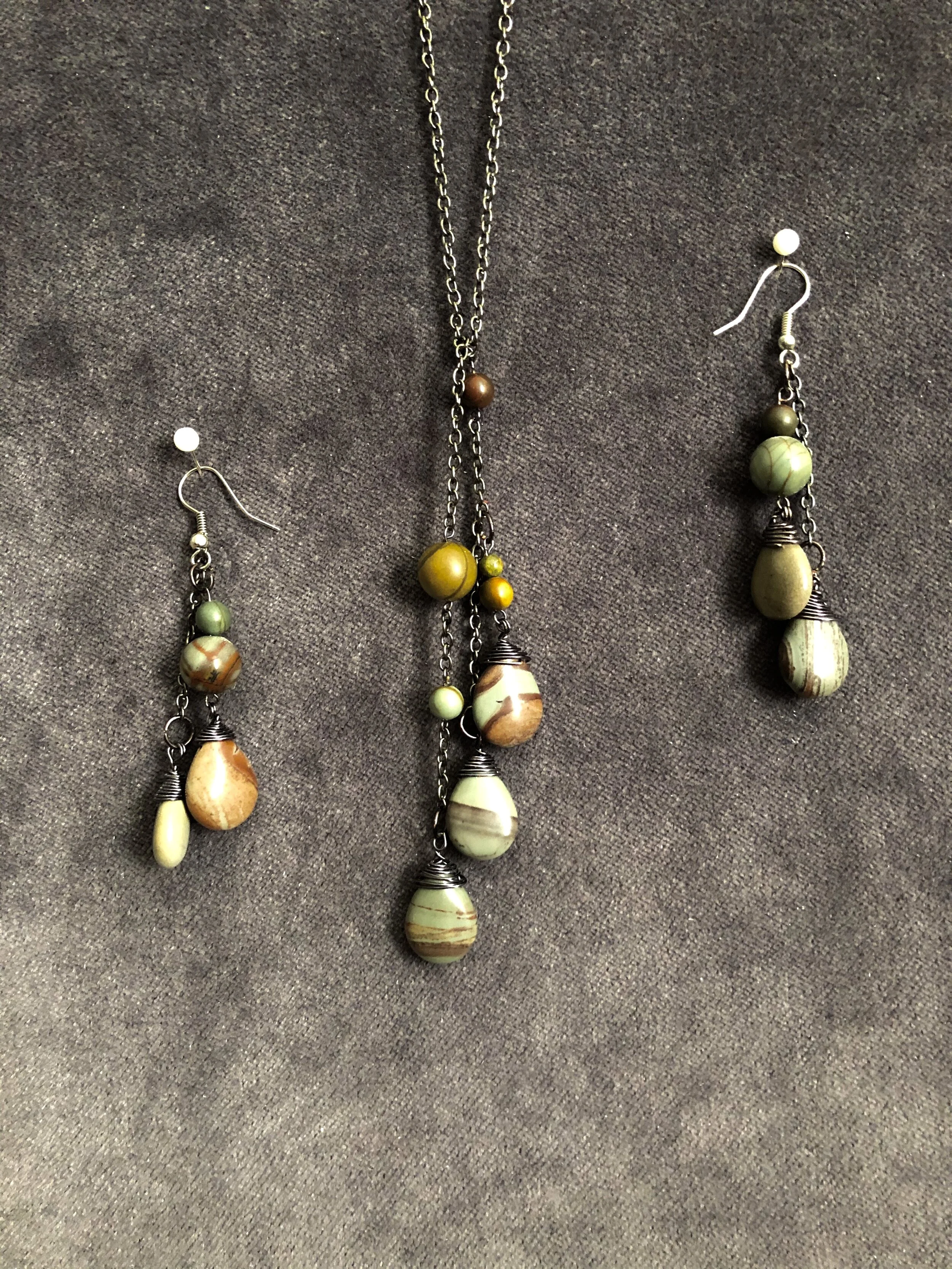 Jasper briolette parure, fastened