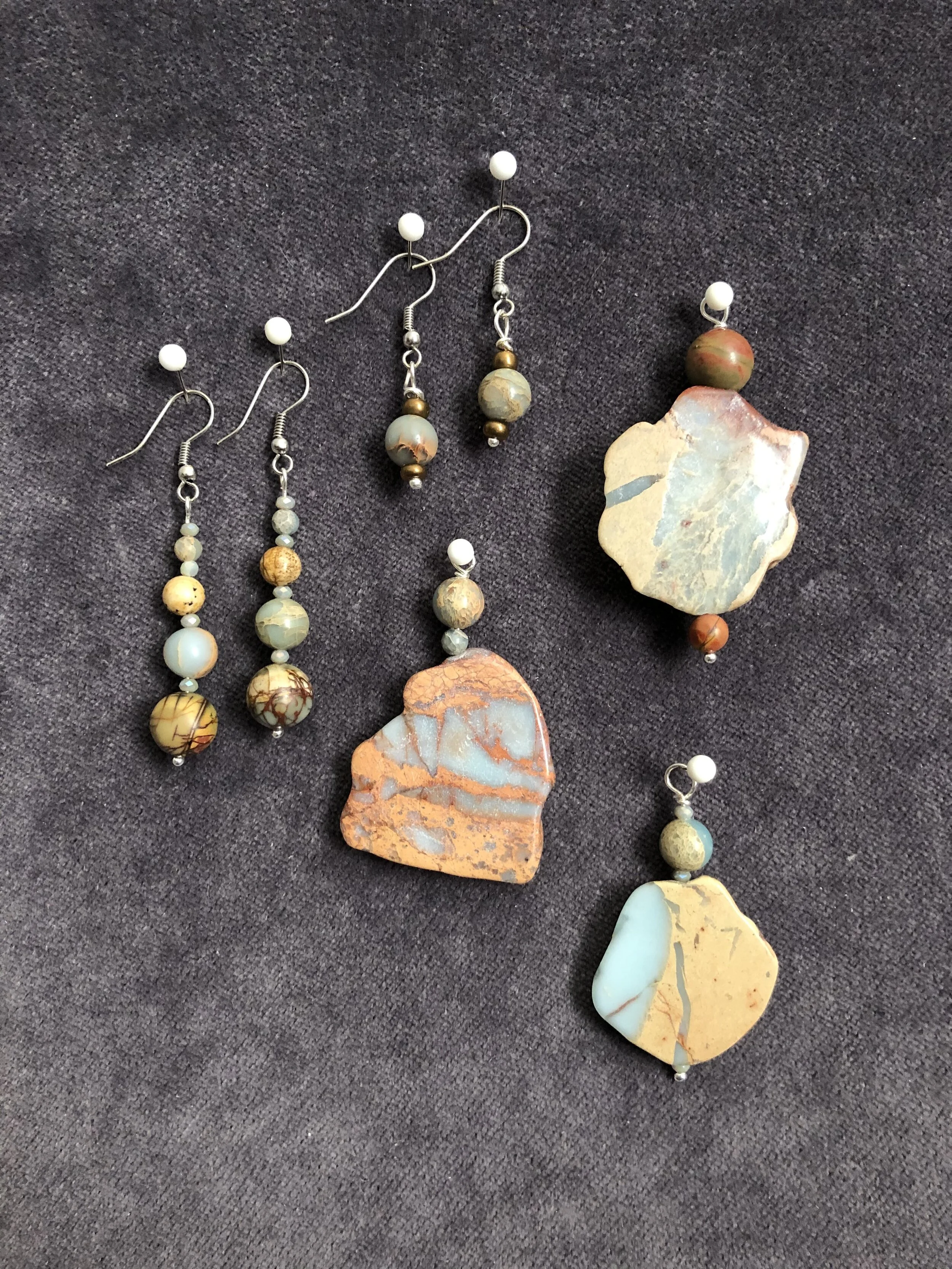 Assorted jasper pendants & earrings