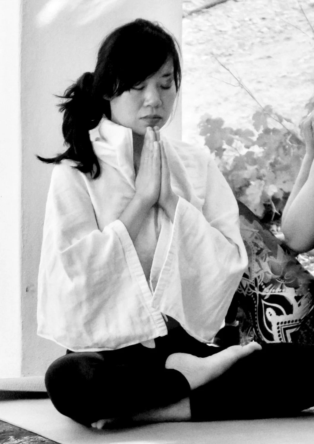 Yoko photographed at Kia´s summer retreat in the Spanish mountains 2018