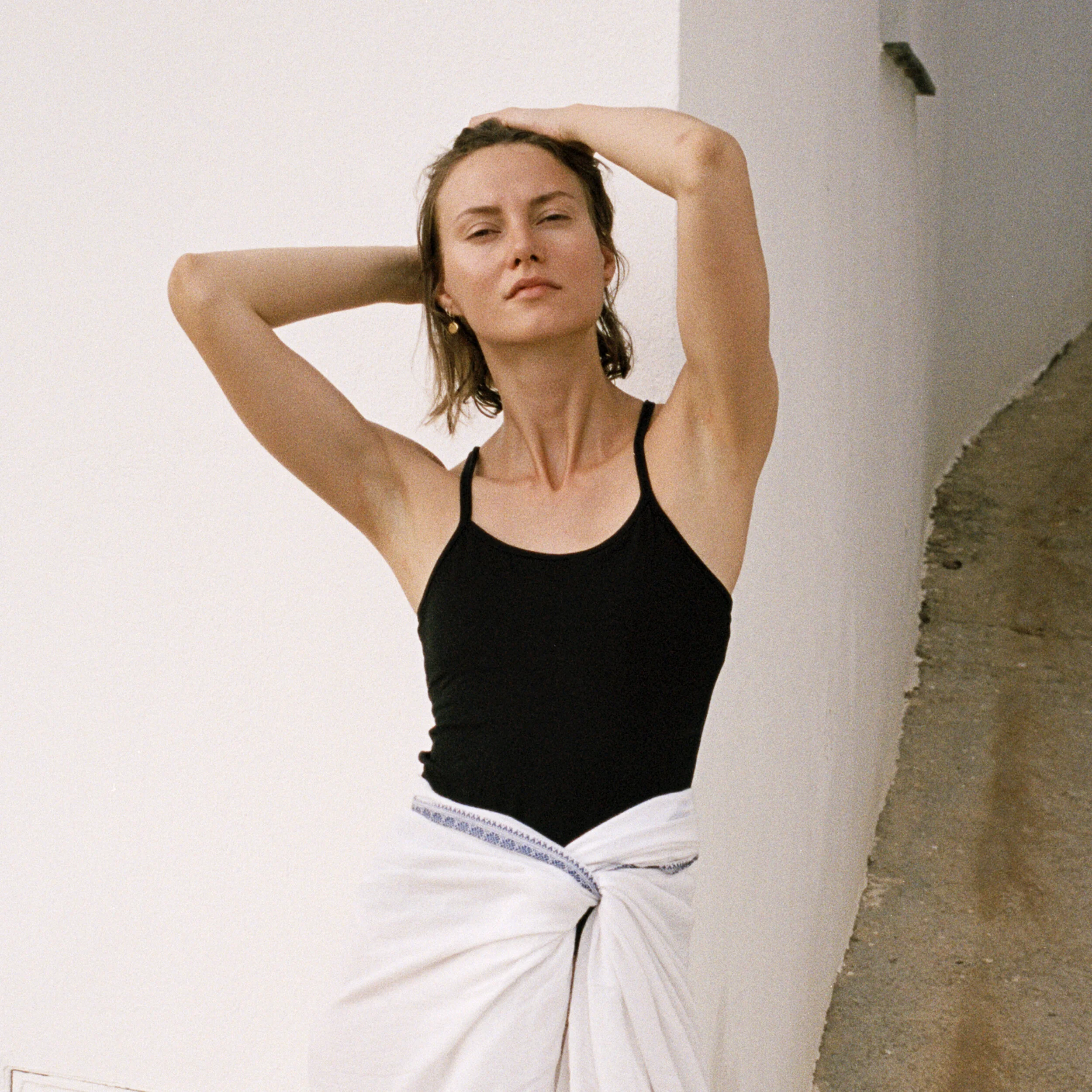 MYSORE-YOGA-PARIS-STRAP-TOP-BLACK.jpg