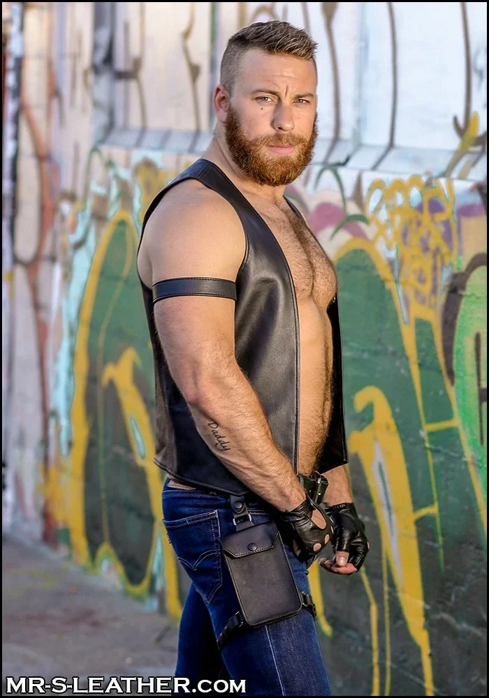 classic_bar_vest-13.jpg.webp