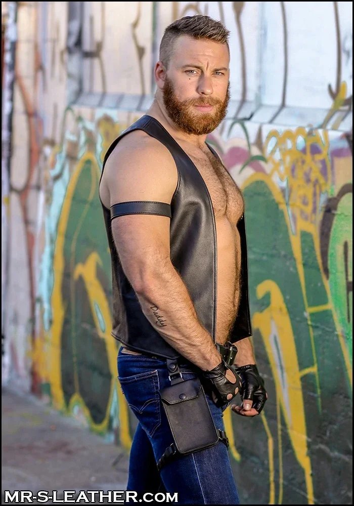 classic_bar_vest-13.jpg.webp