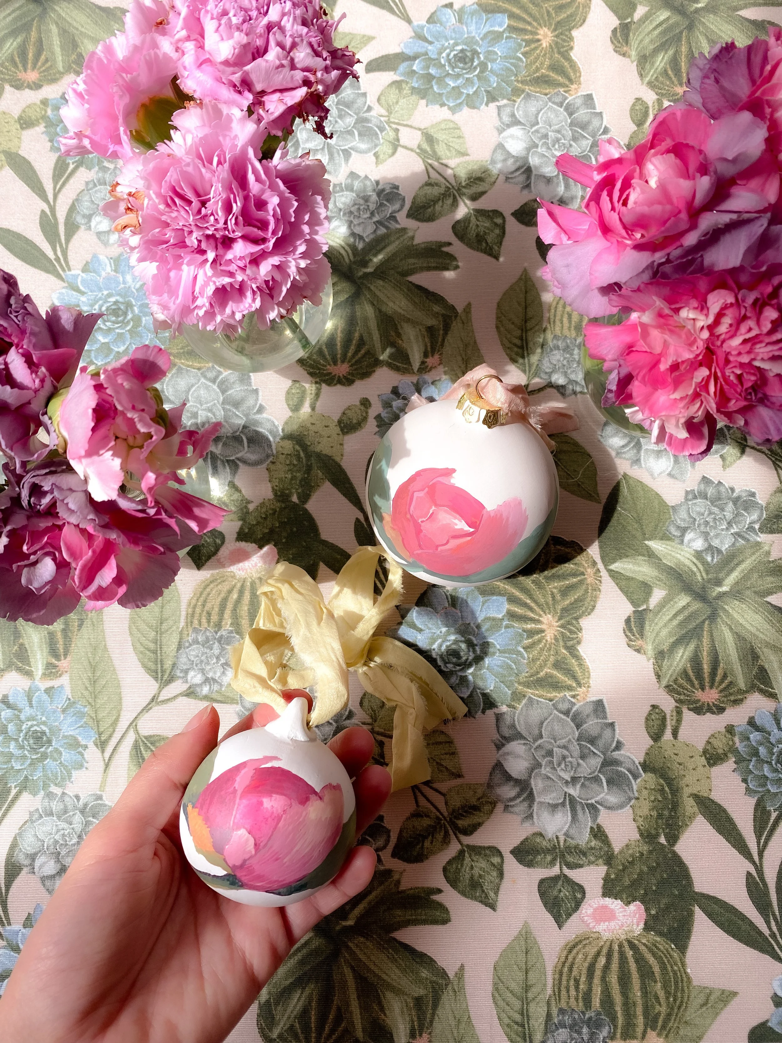 Four ideas to style your peony bauble this spring / summer