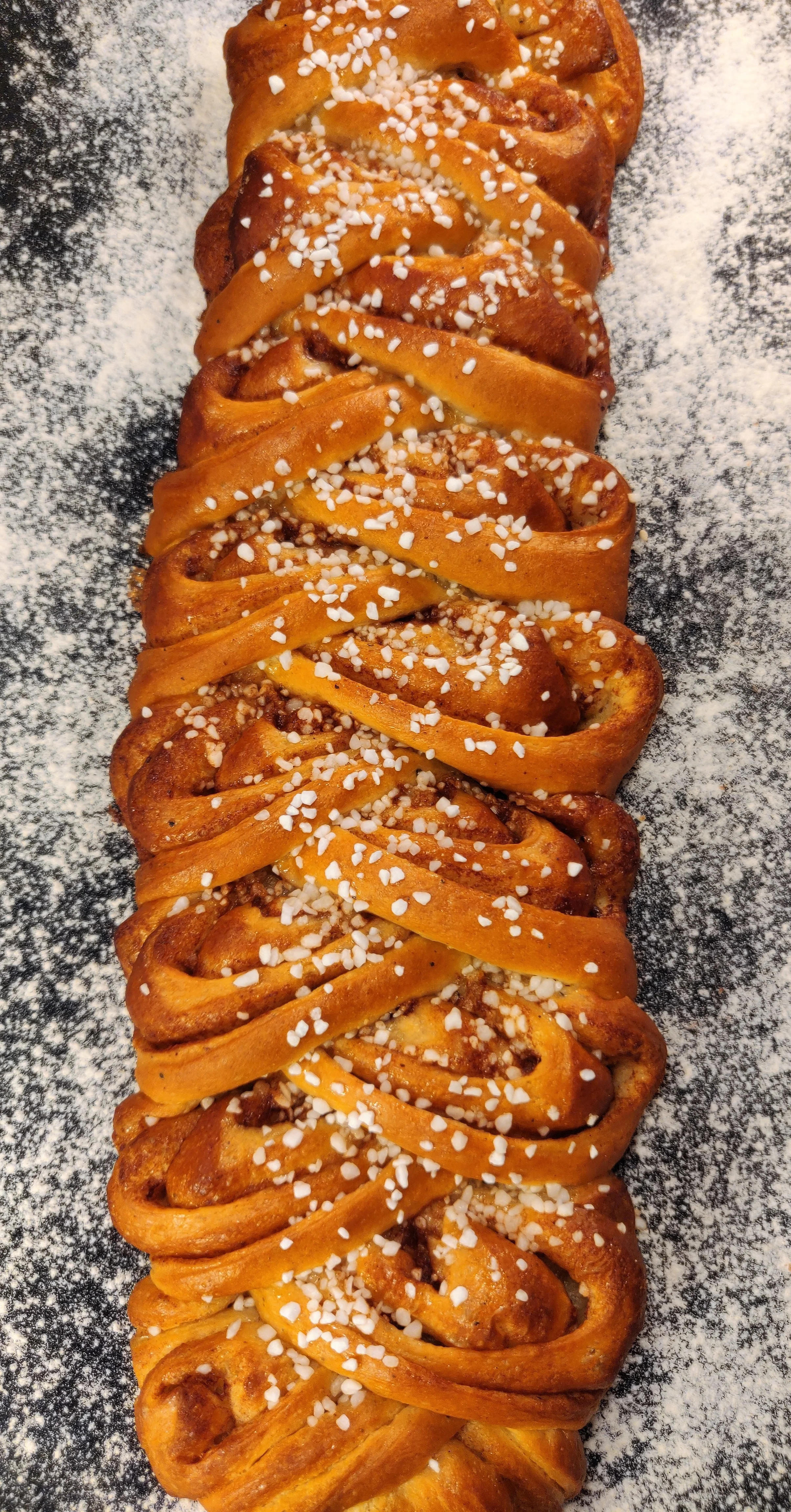 Vetedeg fylld med Smör, Socker, Kanel.