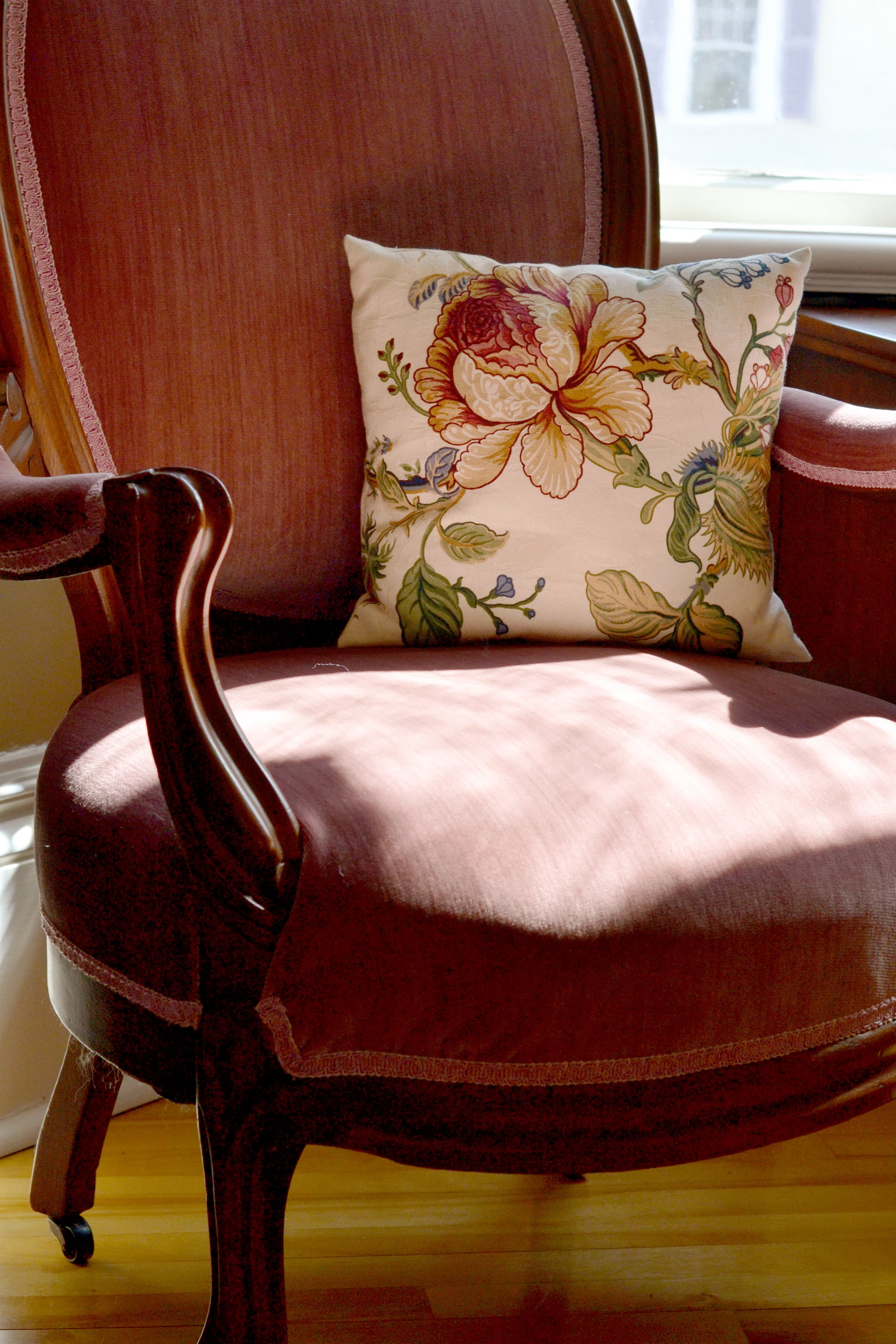floralpillowpinkchair.jpg