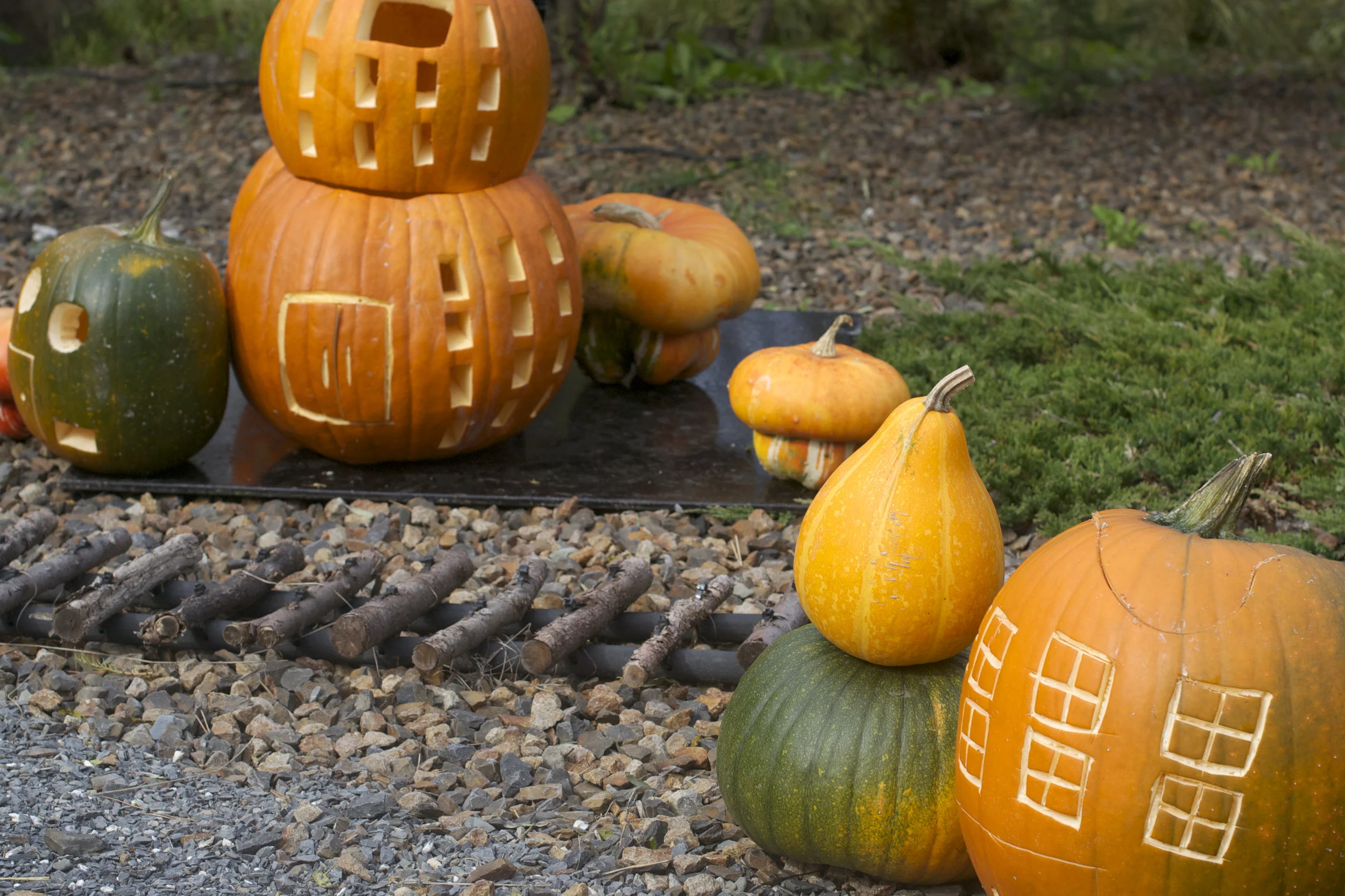 pumpkin-town-apts.jpg