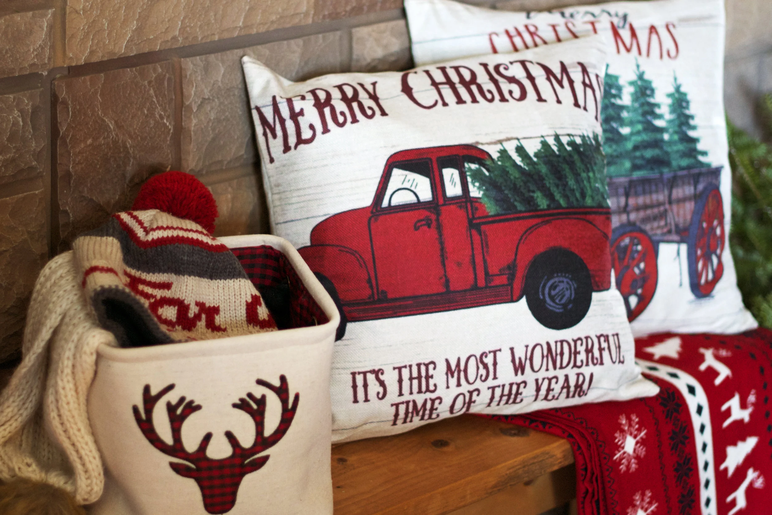 close-up-pillows-on-bench.jpg