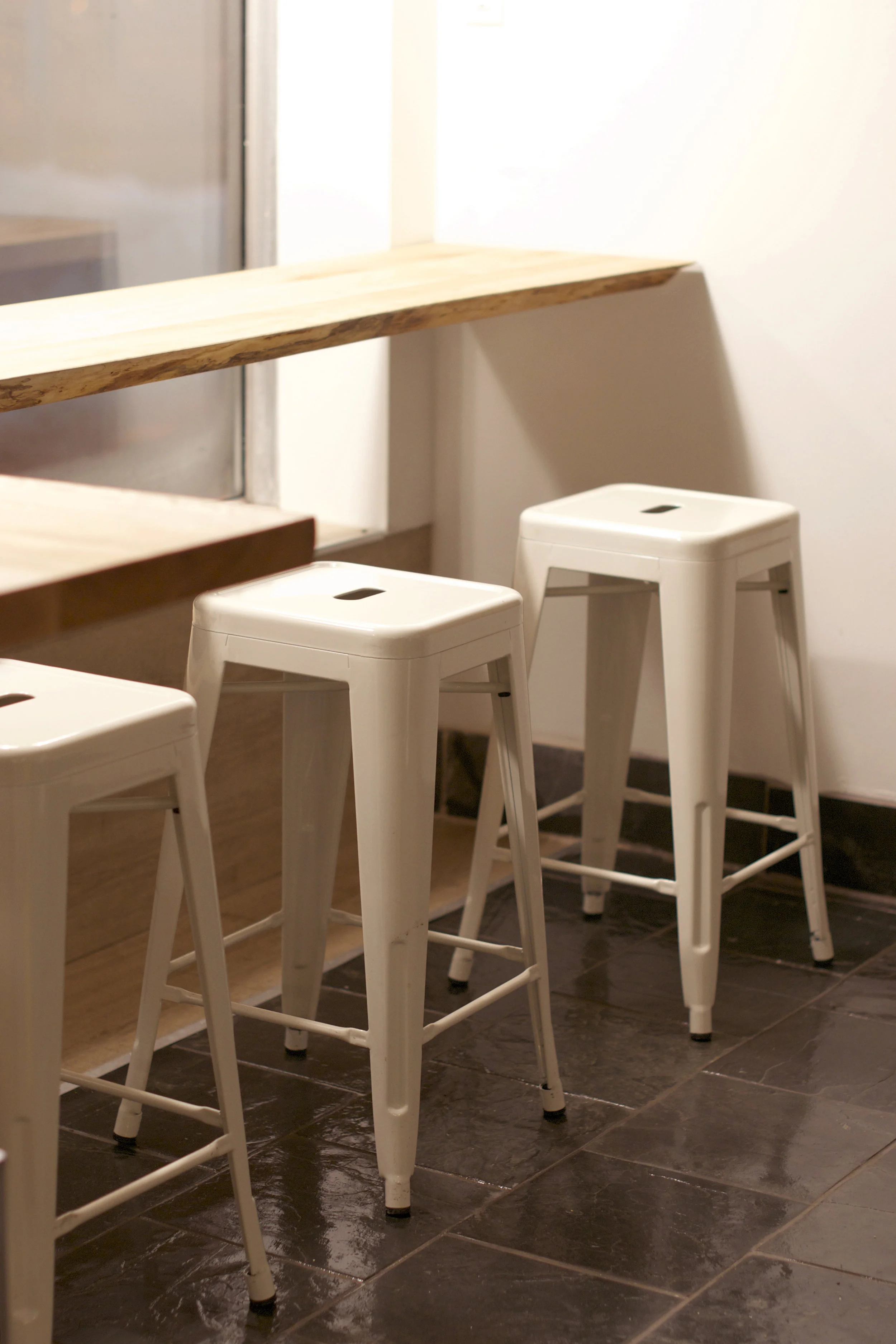 window-counter-vertical.jpg