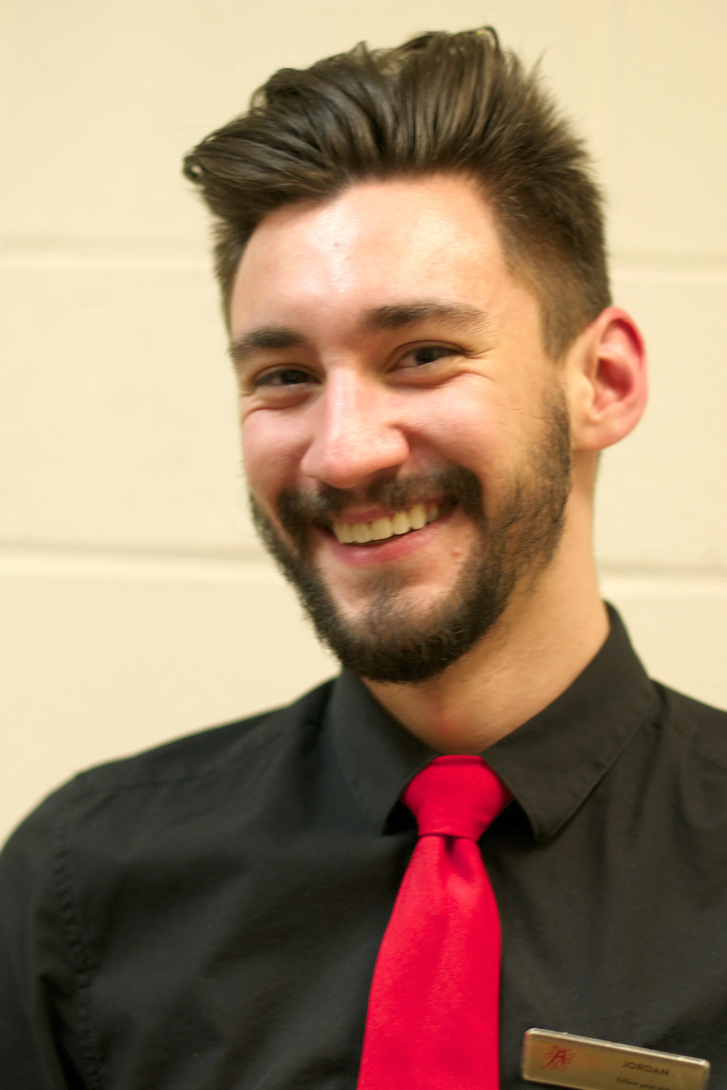 bartender-keanu-reeves-lookalike.jpg