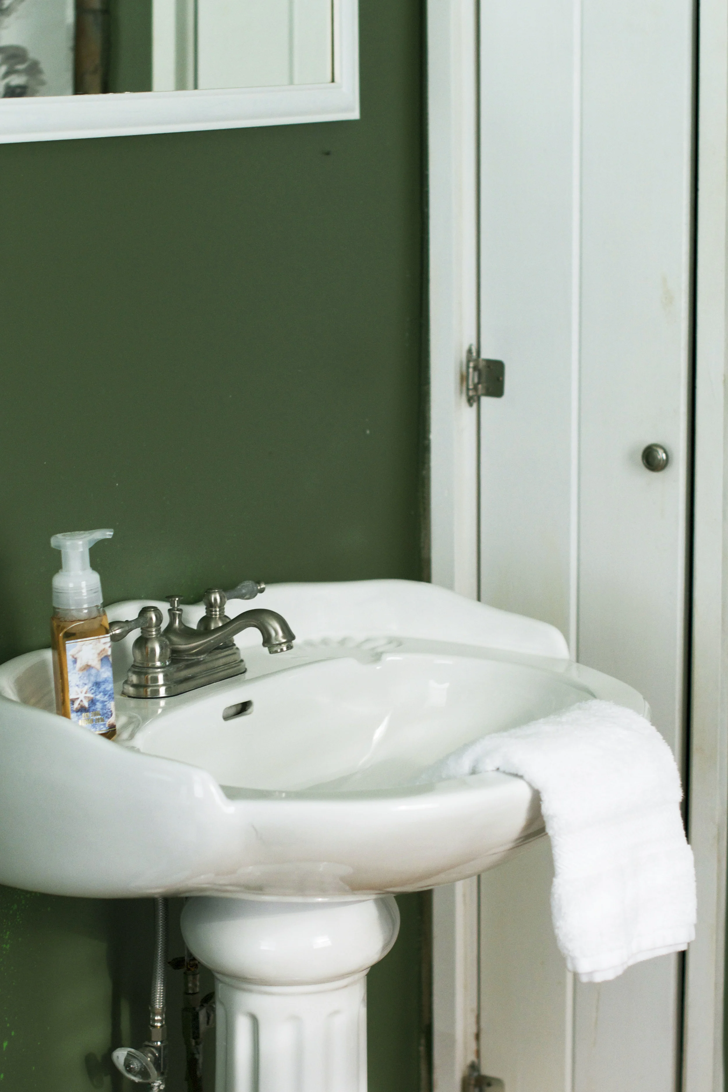 sink-and-cupboard.jpg