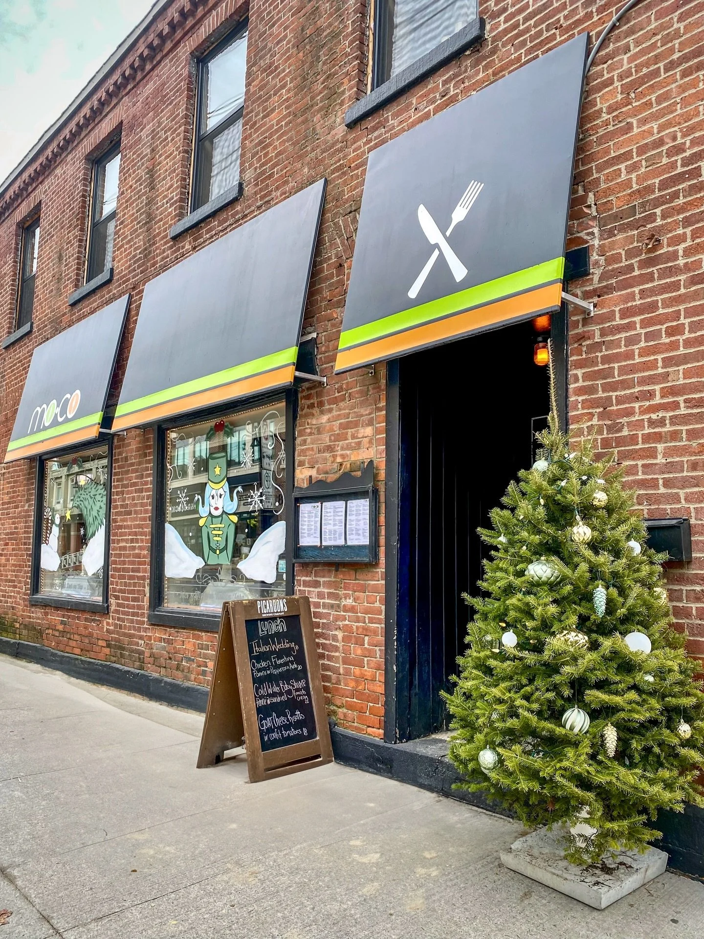 My hubby and I just enjoyed the most delicious 3-course lunch at @mocodowntown, one of the Fredericton restaurants soon to take part in Festive Forks &mdash; A Prix Fixe Lunch for a Cause.

And honestly? The value was so incredible we joked it felt l