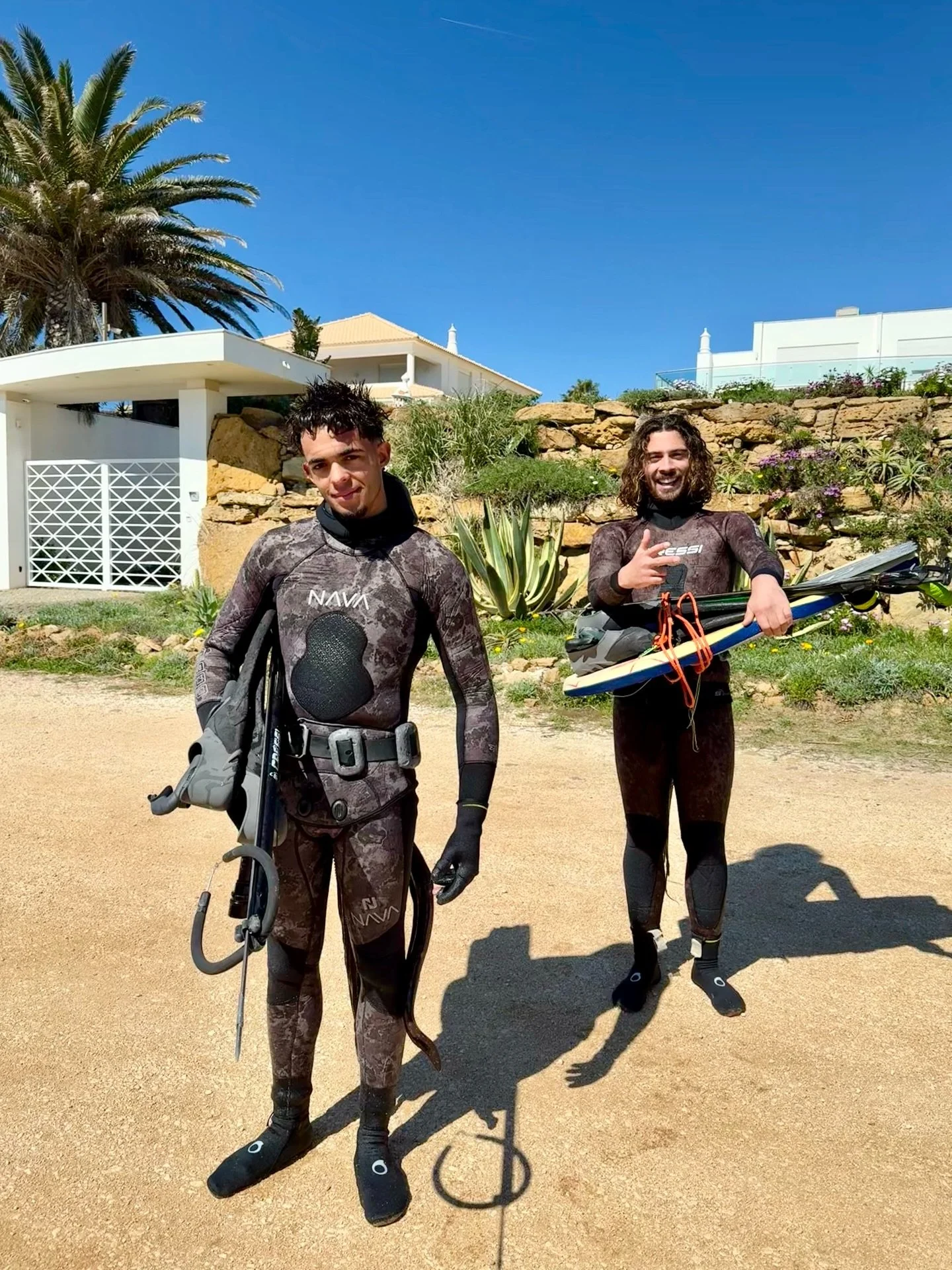 Met two octopus 🐙 hunters in Luz today. 

One of the best parts of travelling is the unexpected conversations. Today I chatted with two local artisanal fishers who had just come in from the sea.

They told me their catch goes straight to locals and 