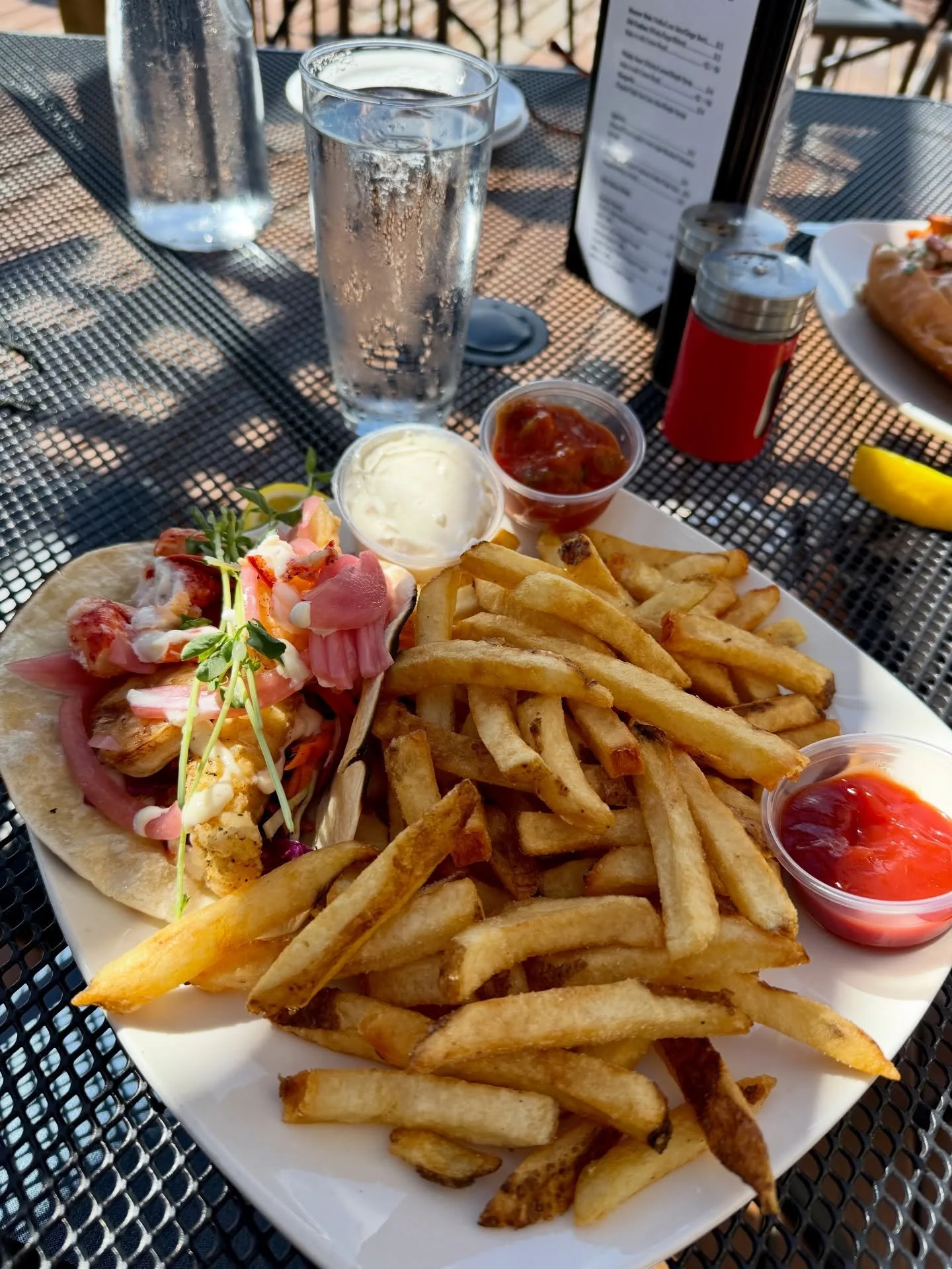 🌮🦞 Seafood tacos loaded with Atlantic goodness!

This Seafood Taco Platter at @wolastoqwharf is definitely not holding back! 😍 Your soft-shell taco is packed with beer-battered haddock and shrimp, then topped with big chunks of fresh Shediac lobst