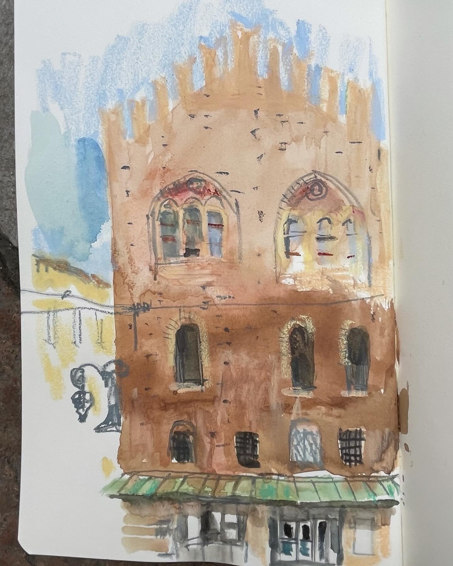 Today post: Bologna facade. Went out to find some lovely places to draw and I stumbled on some lovely fellow artist from @cambridge_school_of_art . Such kind and talented folks, we hung out at the bar and drew together too. This is what travel is abo