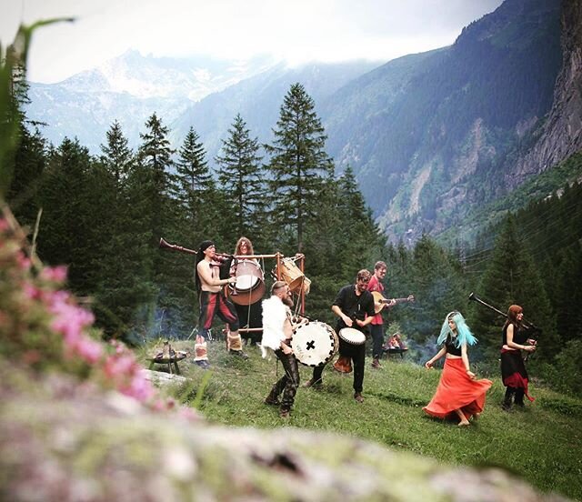 We love what we do! 💚 We can&lsquo;t wait until we can play and dance with you again...☀️🌿✨
*
📷➡️some behind the scenes footage shot by @syla_leo.welteroberer from last year&lsquo;s music video shooting
*
*
*
@varda_band #swissmedievalfolk #folk #
