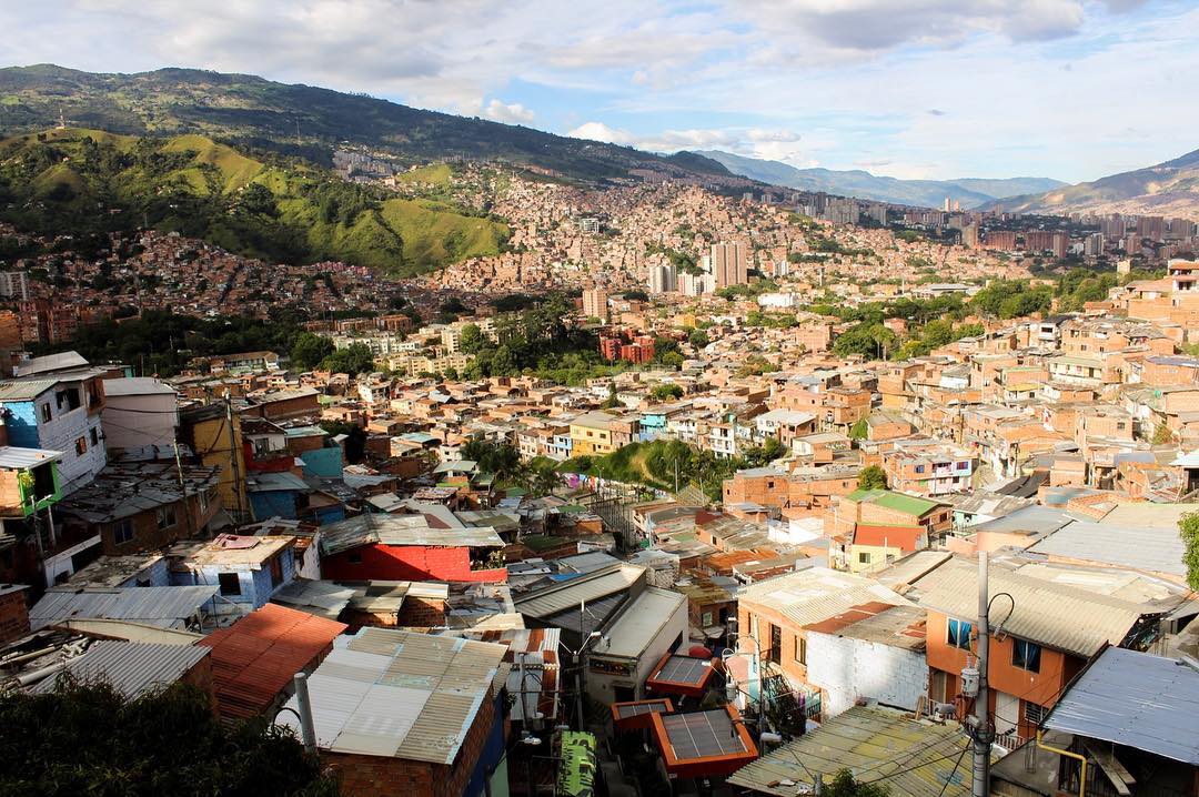 medellin-comuna-13-view.jpg