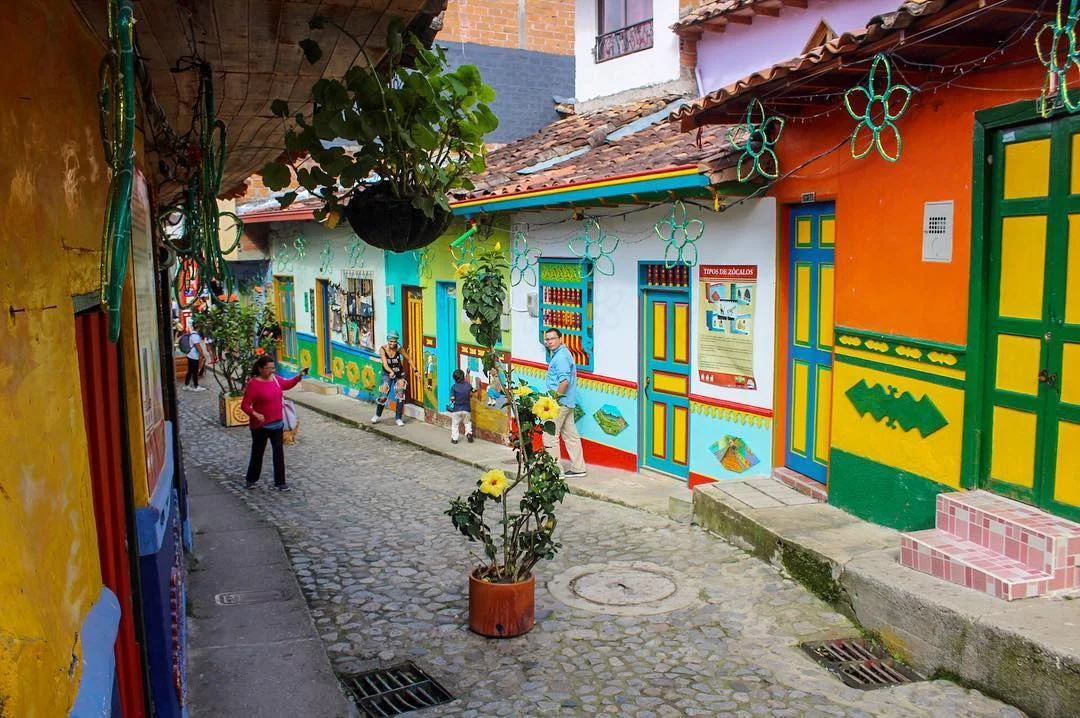 guatape-colombia.png