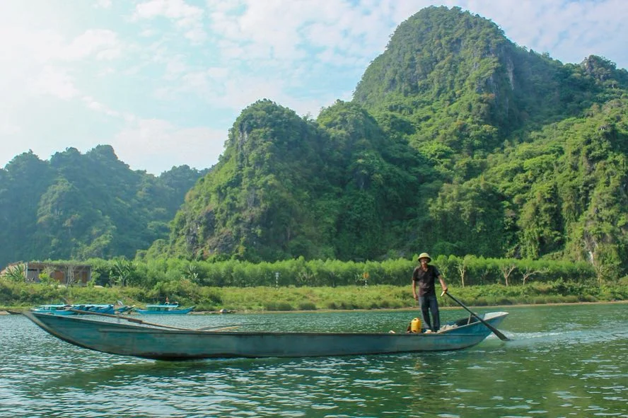 Vietnam travel blogger guide