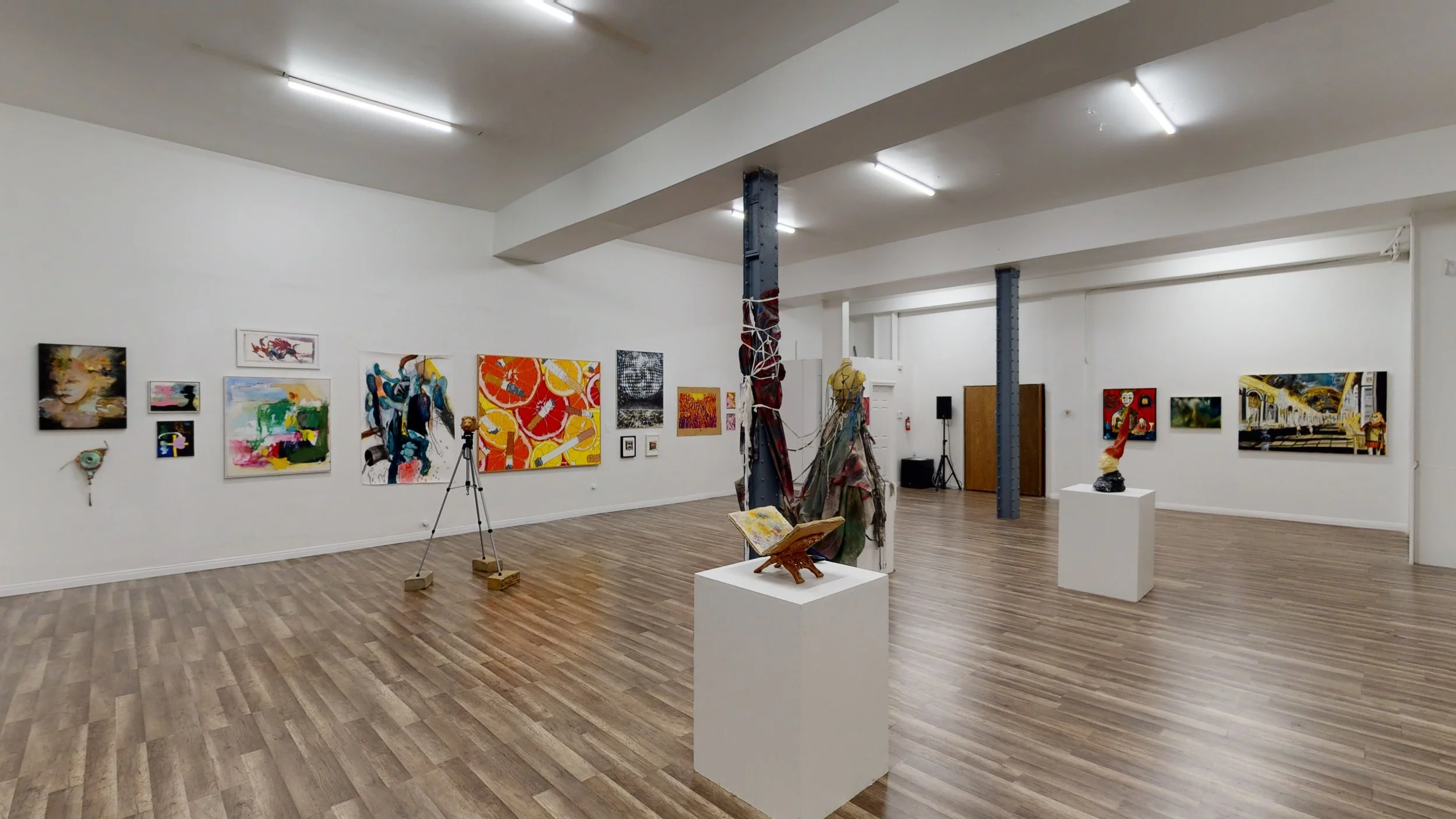 Wonzimer-Salon-De-Imperfectionism-Group-Exhibition-07212021_220121.jpg