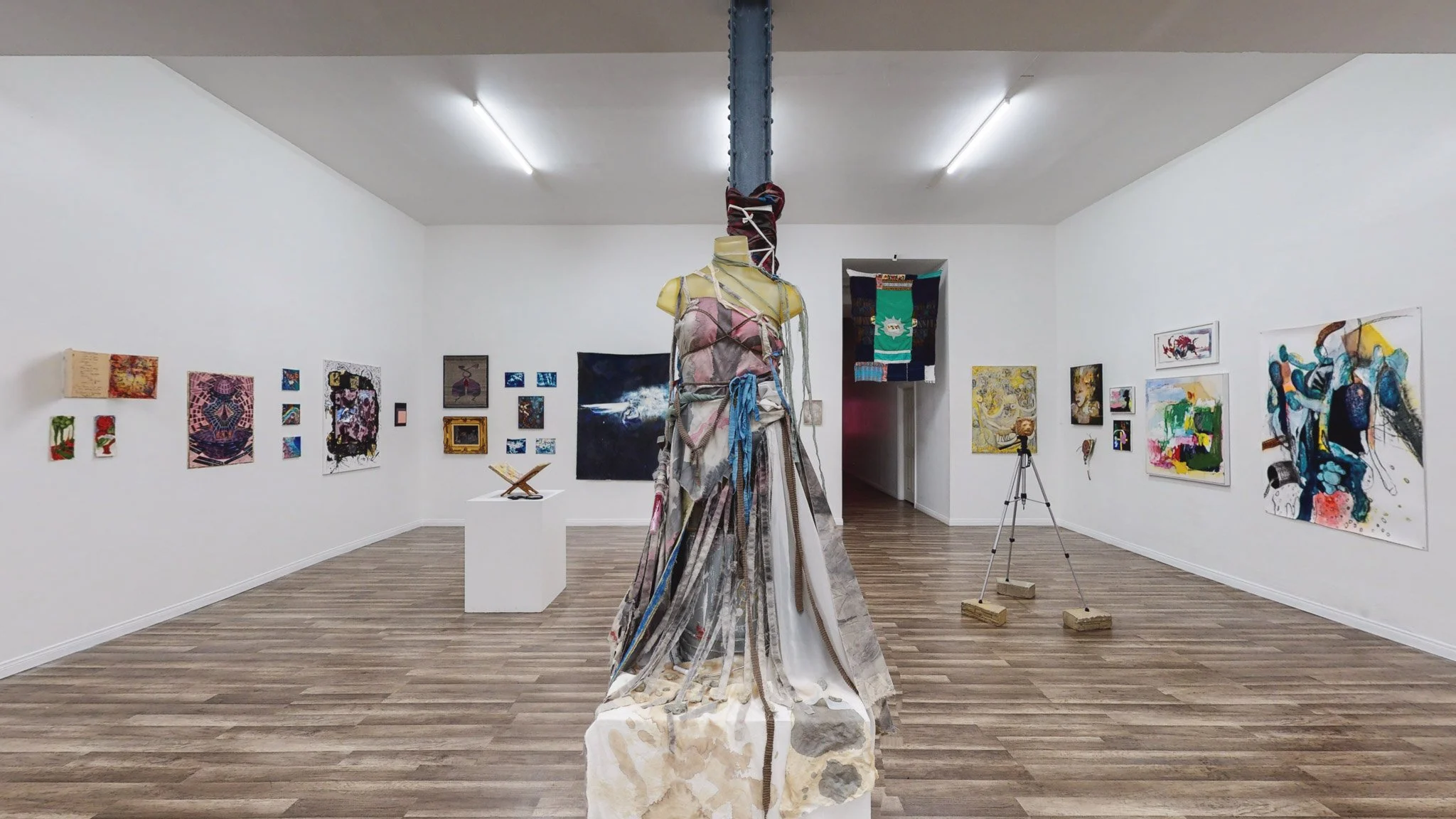 Wonzimer-Salon-De-Imperfectionism-Group-Exhibition-07212021_104809.jpg