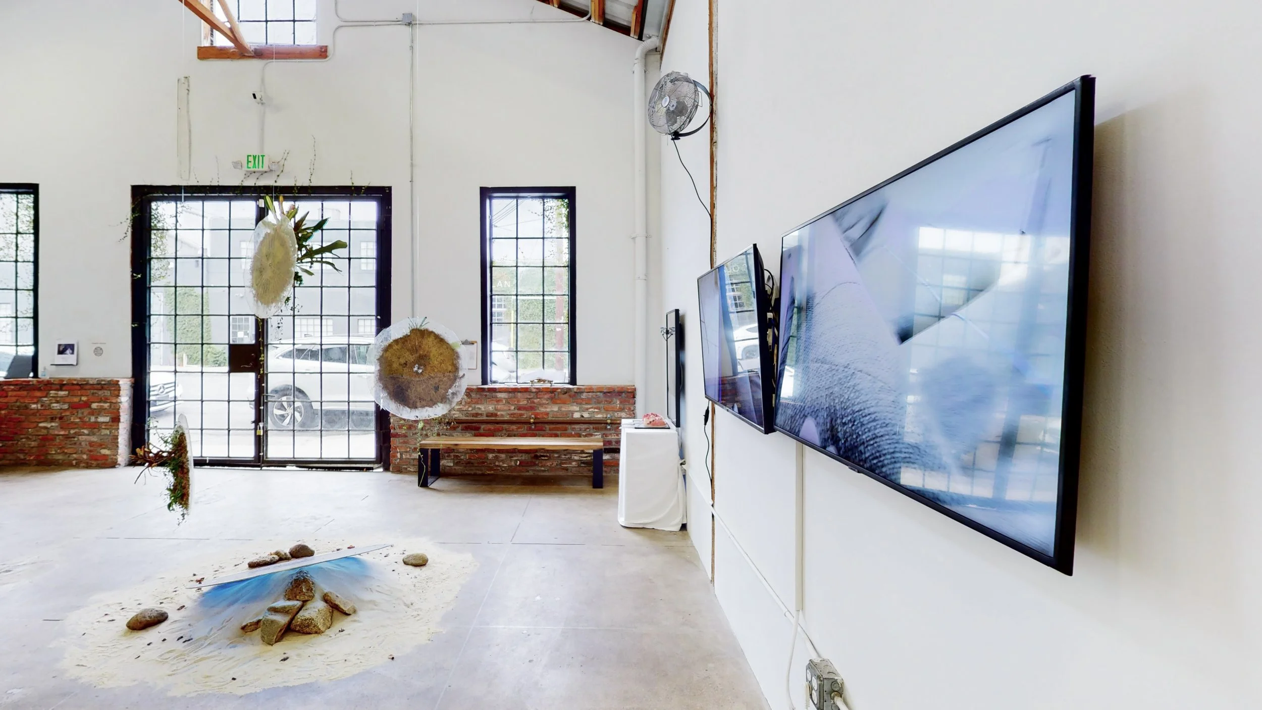 Wonzimer-a-time-to-tear-and-a-time-to-mend-Group-Exhibition-10182022_084014.jpg