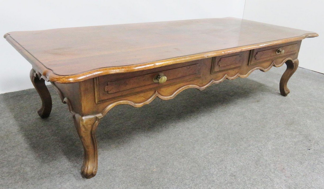 Baker Collector's Choice Louis XV Walnut Coffee Table — Sonty Johns'  Antiques