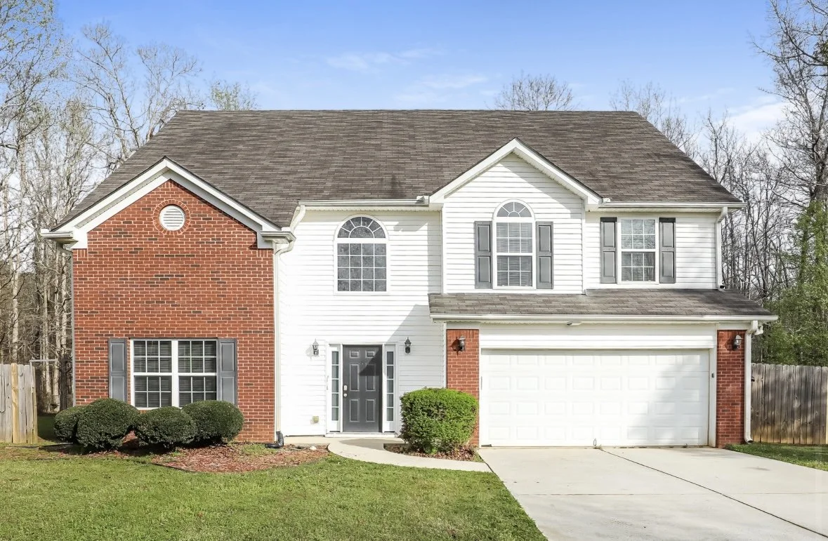 Exterior Front Of Home Image Real Estate Photography (3).PNG