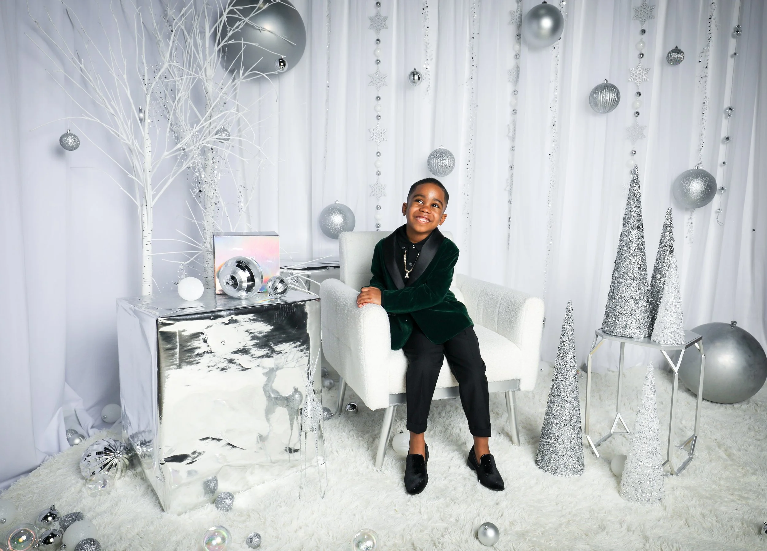 Christmas 24 7V8A2231.jpeg