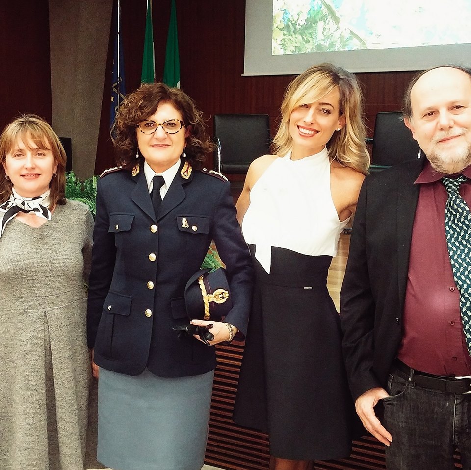 polizia-festa-delle-donne-2017.jpg