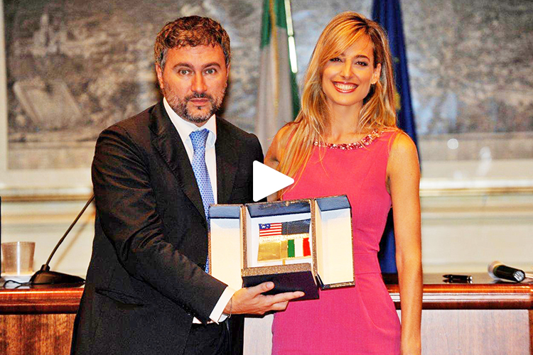 Jessica riceve il prestigioso premio "Italia--Usa" presso l'Ufficio del Presidente Napolitano in Parlamento