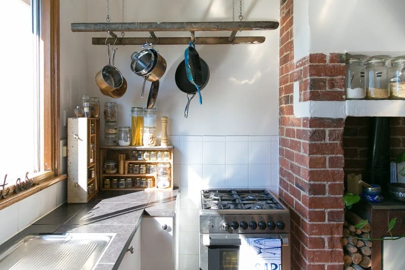 8 Oldham Cr - pot rack.jpg