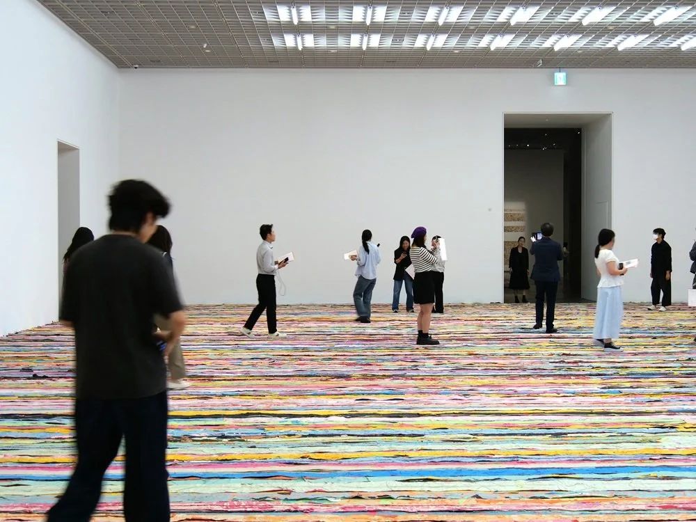 아모레퍼시픽미술관, 작품 위를 걷는 전시 <Mark Bradford: Keep Walking> 3월 1일까지 연장