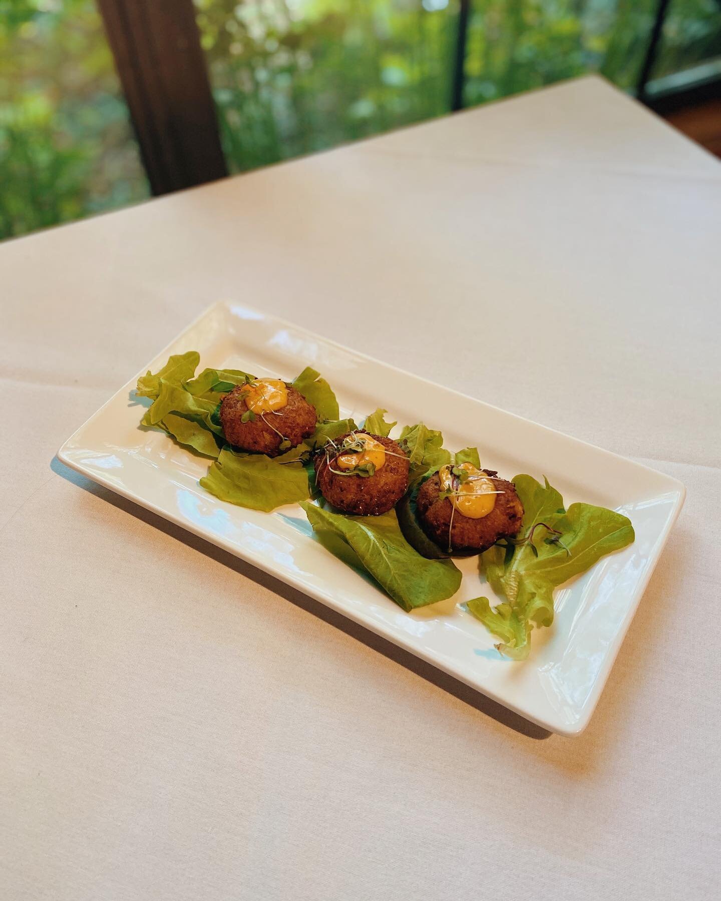 Happy Friday Fairhope! Here&rsquo;s a look at our weekend special &mdash; Southern Style Crab Cakes! This special is made with Celery Bell Peppers, Onion, Creole Mustard, Mayonnaise and topped with a Sriracha Aioli. ⁣
⁣
#weekend #finedining #supportl