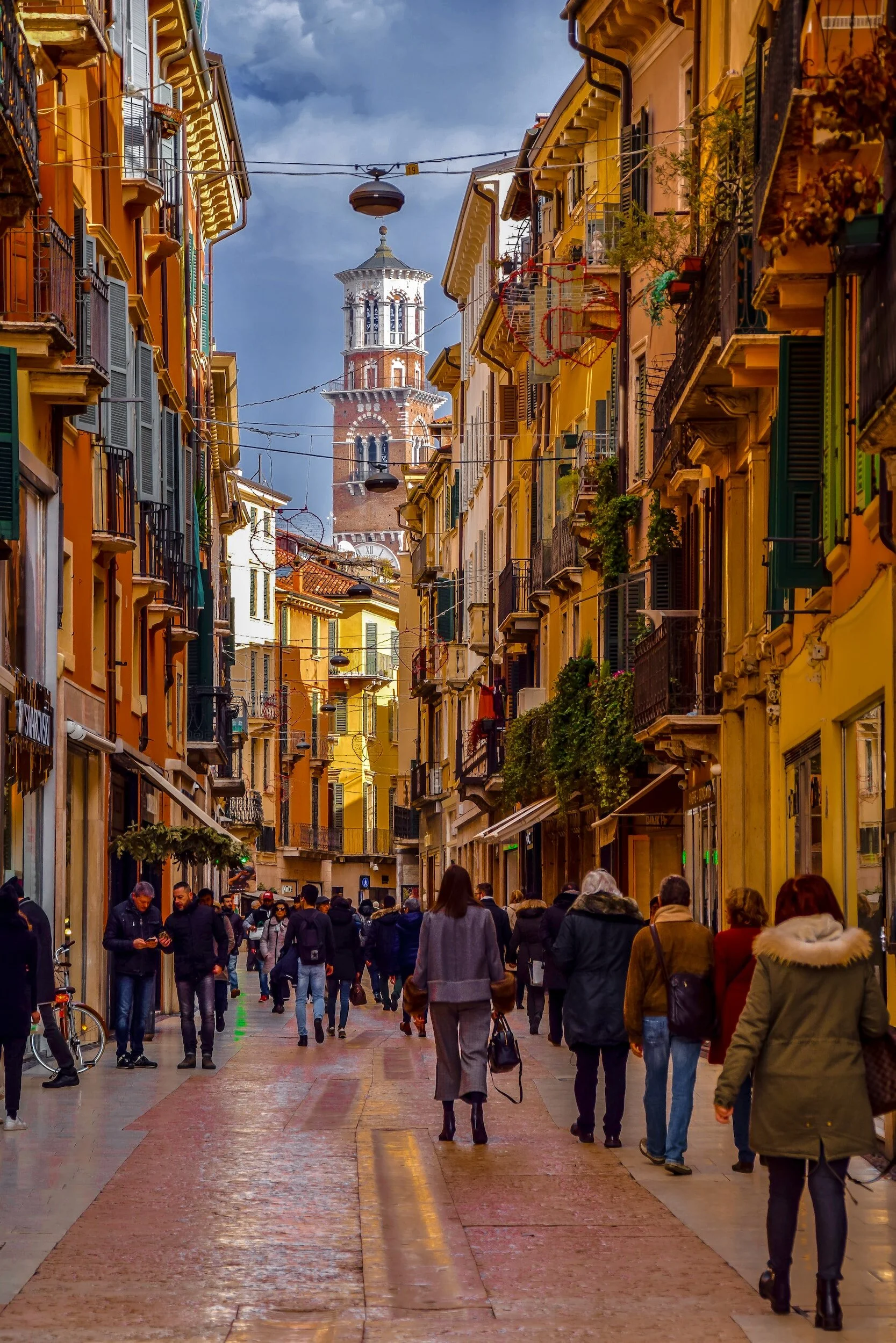 Easy English #1 Preposition “At” and “About”