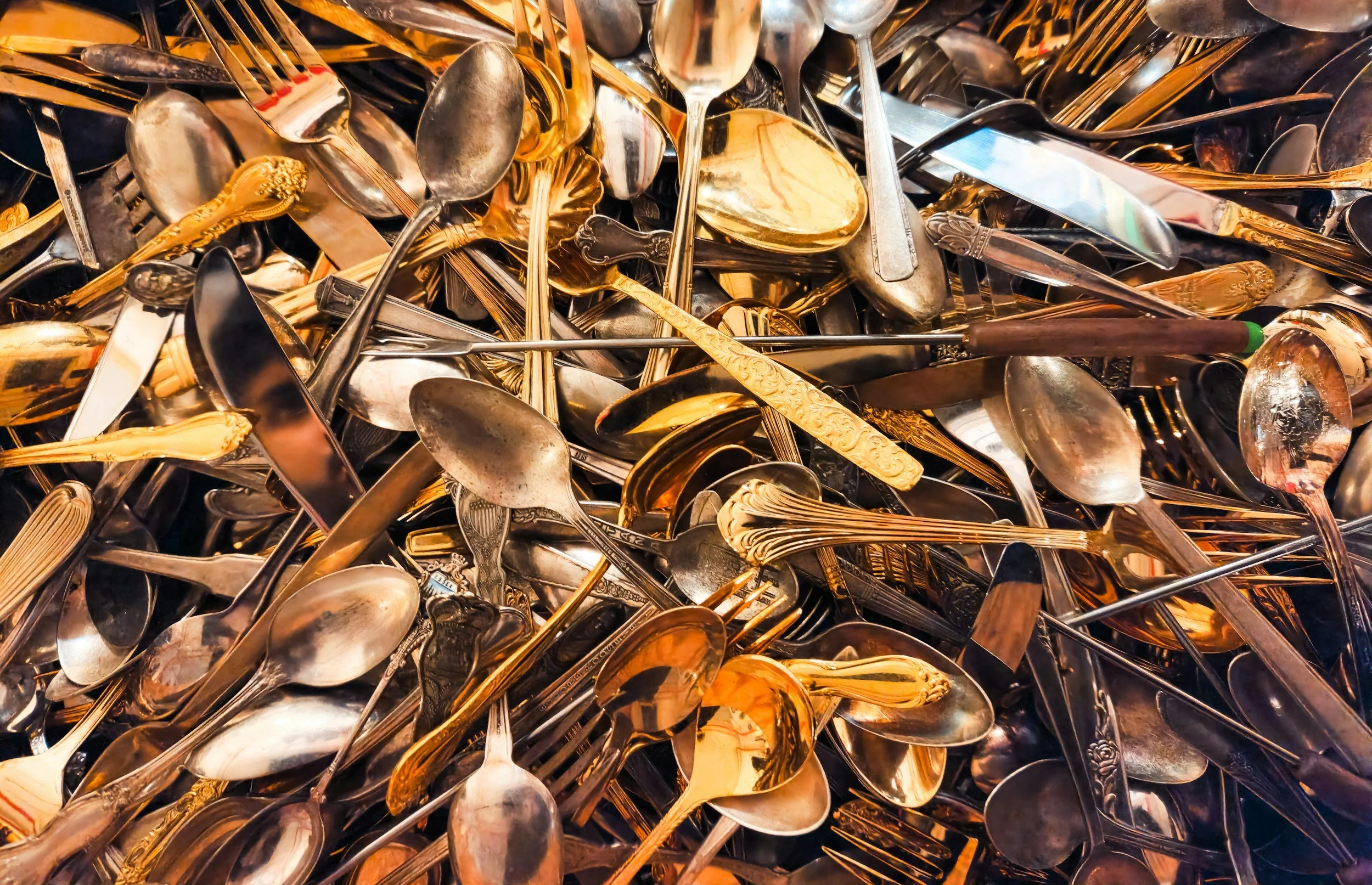 What Does “Born with a Silver Spoon in Your Mouth” Mean? (よく使う英語慣用語句） -N0.555-           