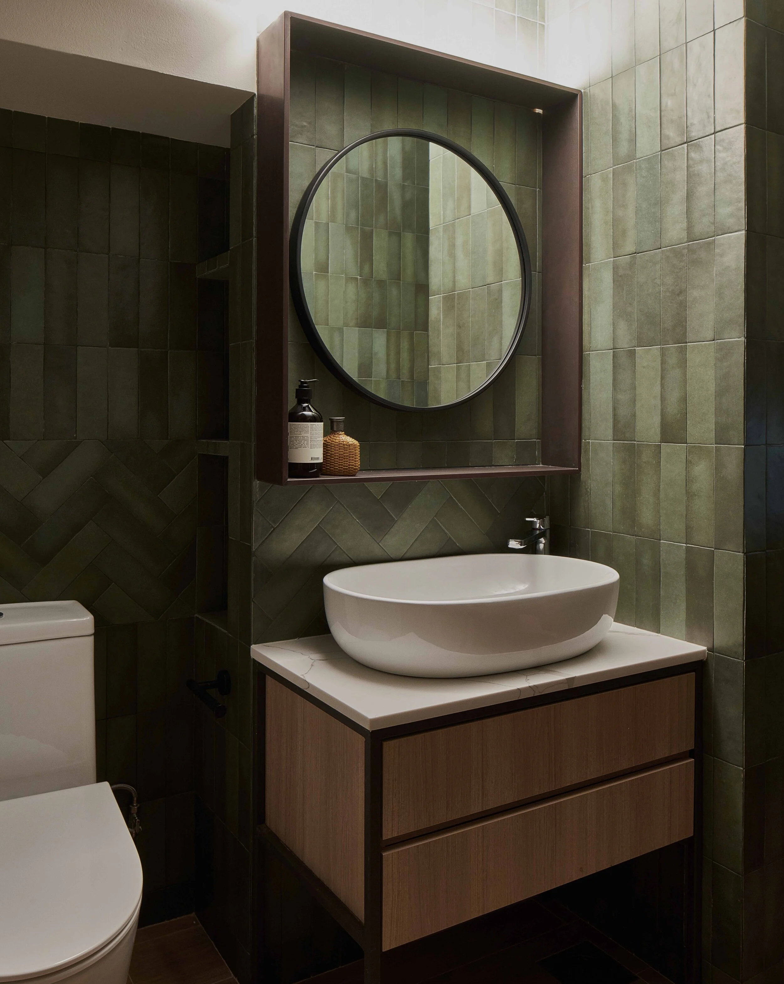 20_Bathroom 1_lo edit.jpg