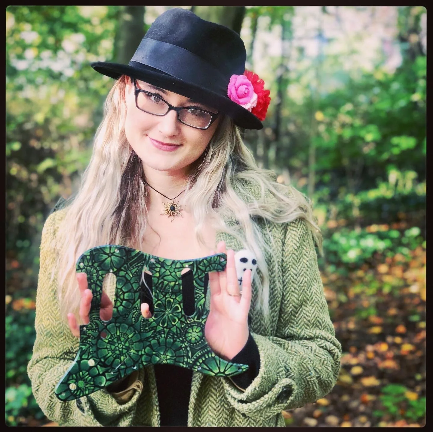 pickguard green design.JPG