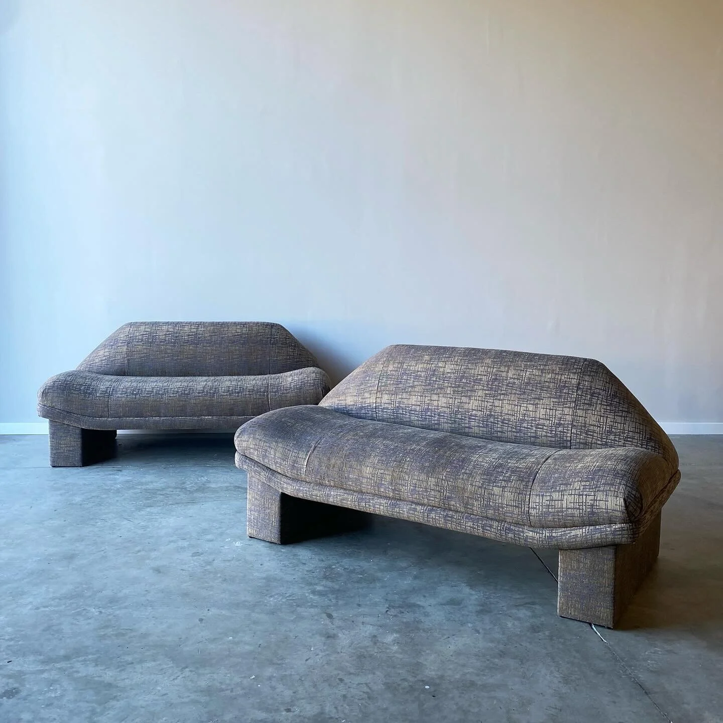 18AD3FFB-A088-4A84-9B2C-D68B779299B0