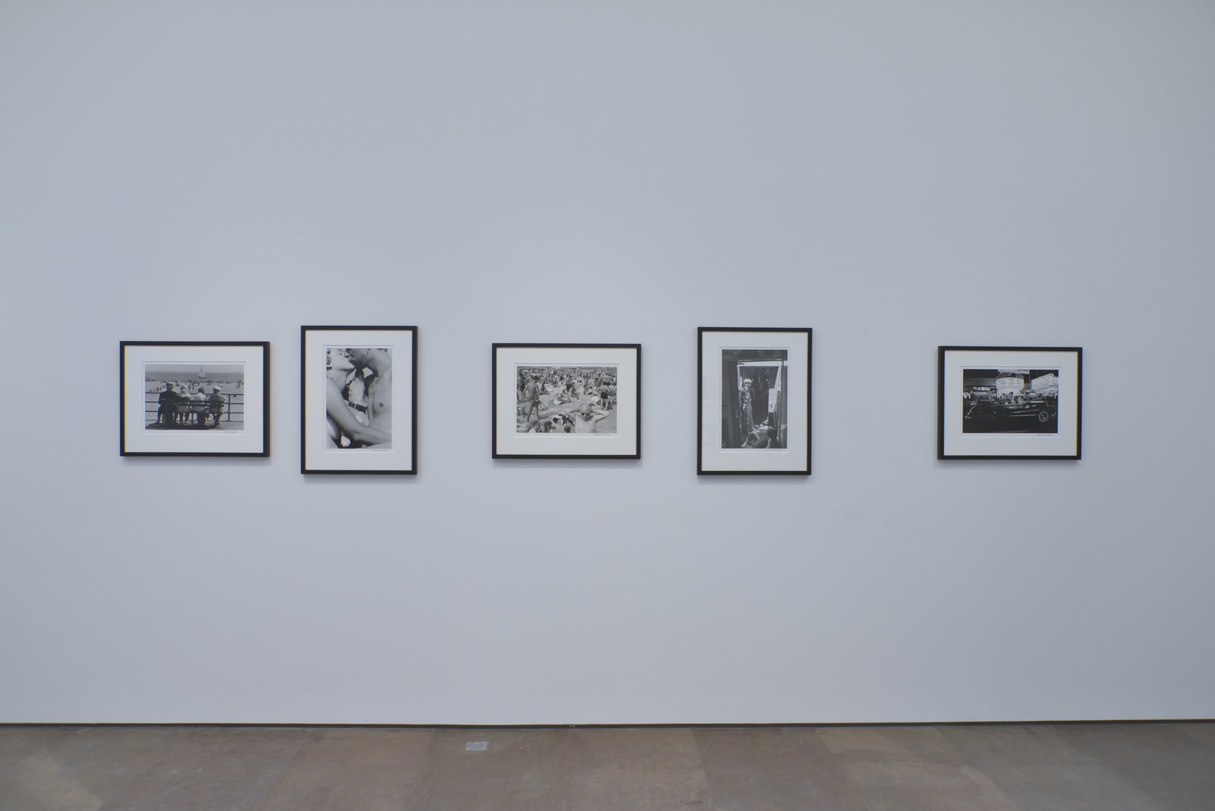  Vue d’installation de l’exposition collective “Voyages en Noir &amp; Blanc”, Bigaignon, 2023 