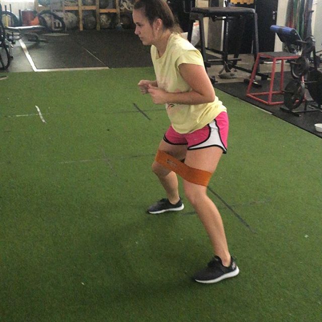 Mobility Monday @lovie_haley #elite #strength #performance #strengthtraining #strengthandconditioning #softball #athlete #travelball #highschool #florida #daytona #ormond #flagler #volusia