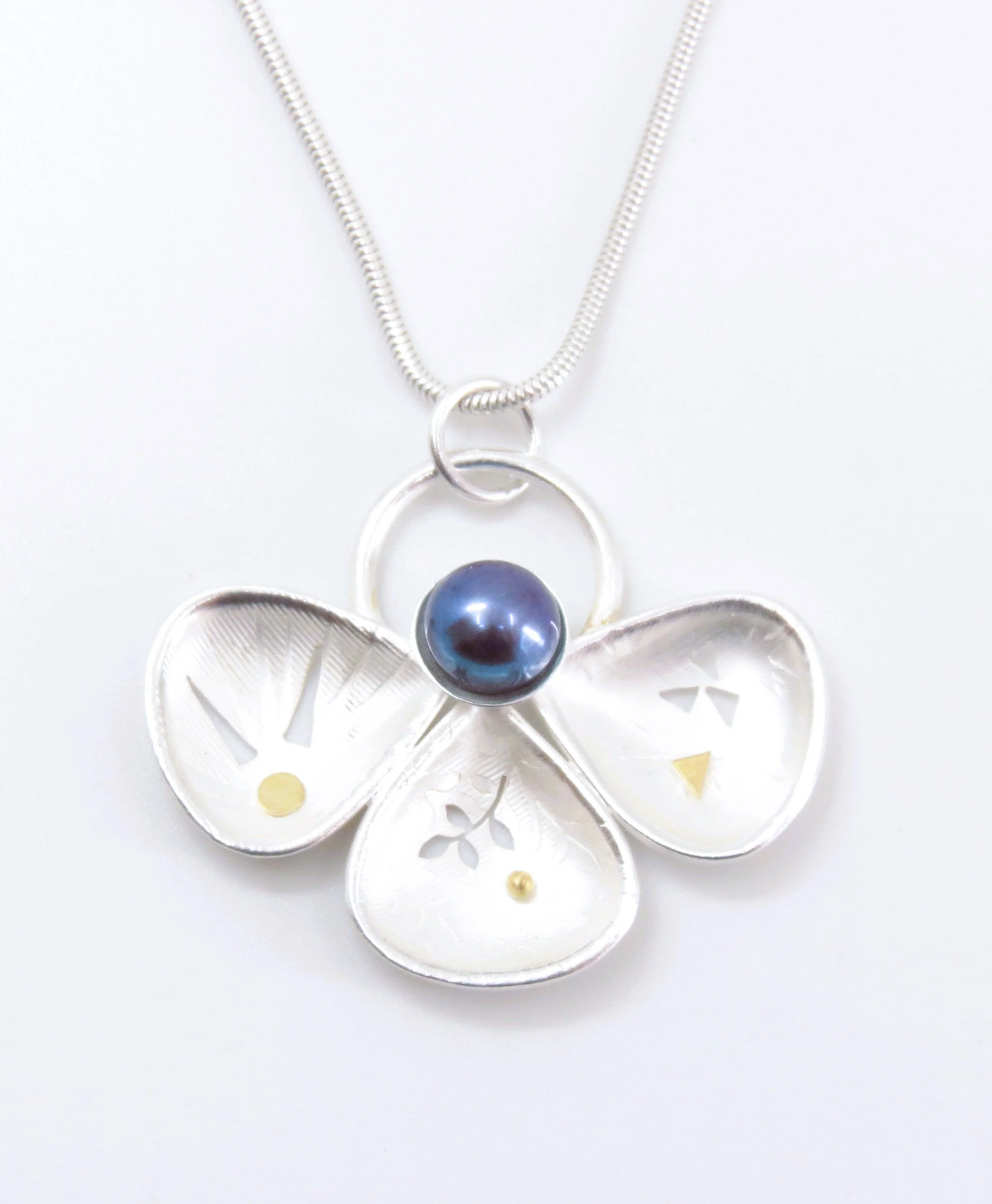 Three Leaves Pendant D