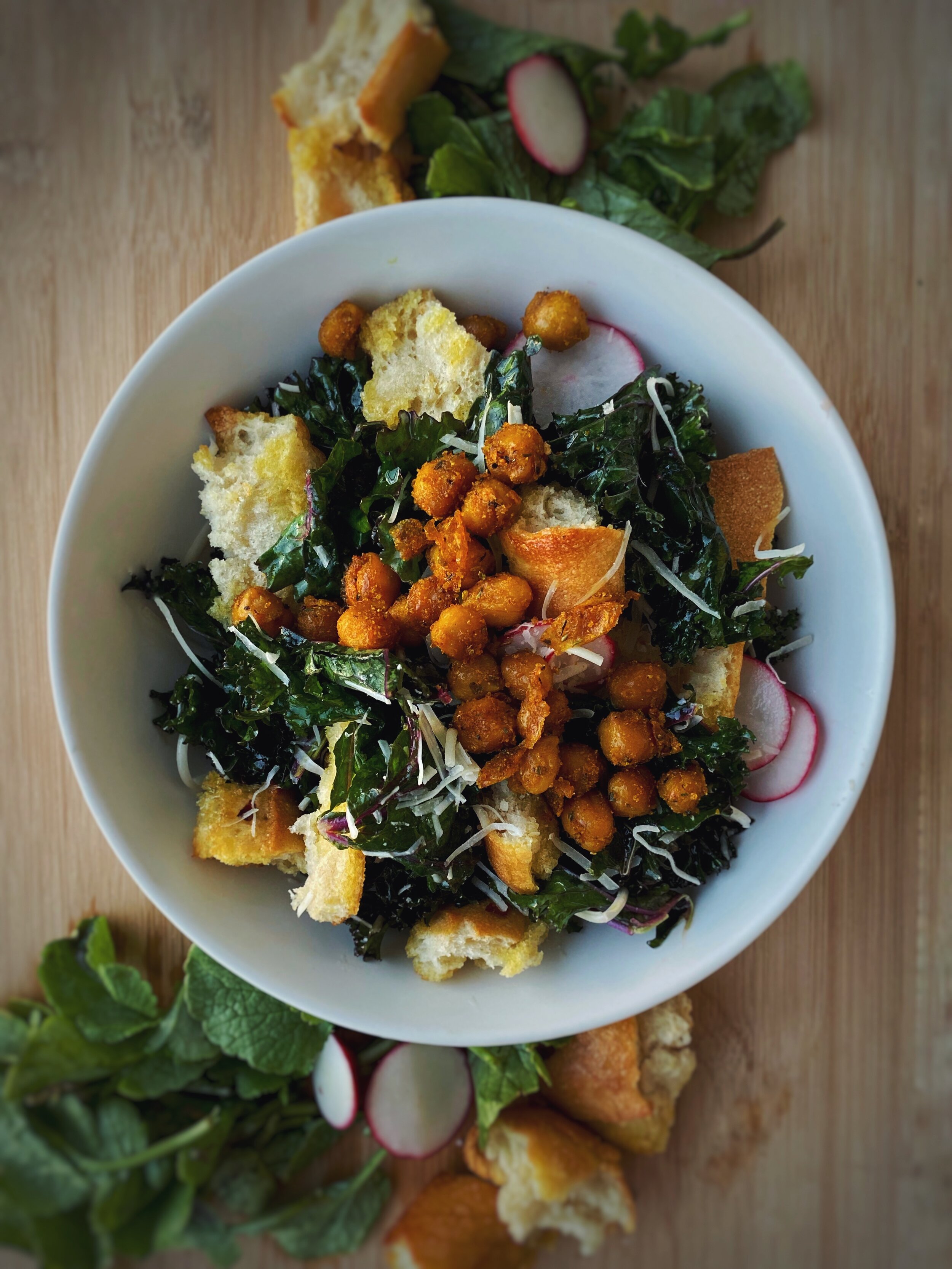 Italian Kale Salad with Crispy Chickpeas and Homemade Croutons — My ...