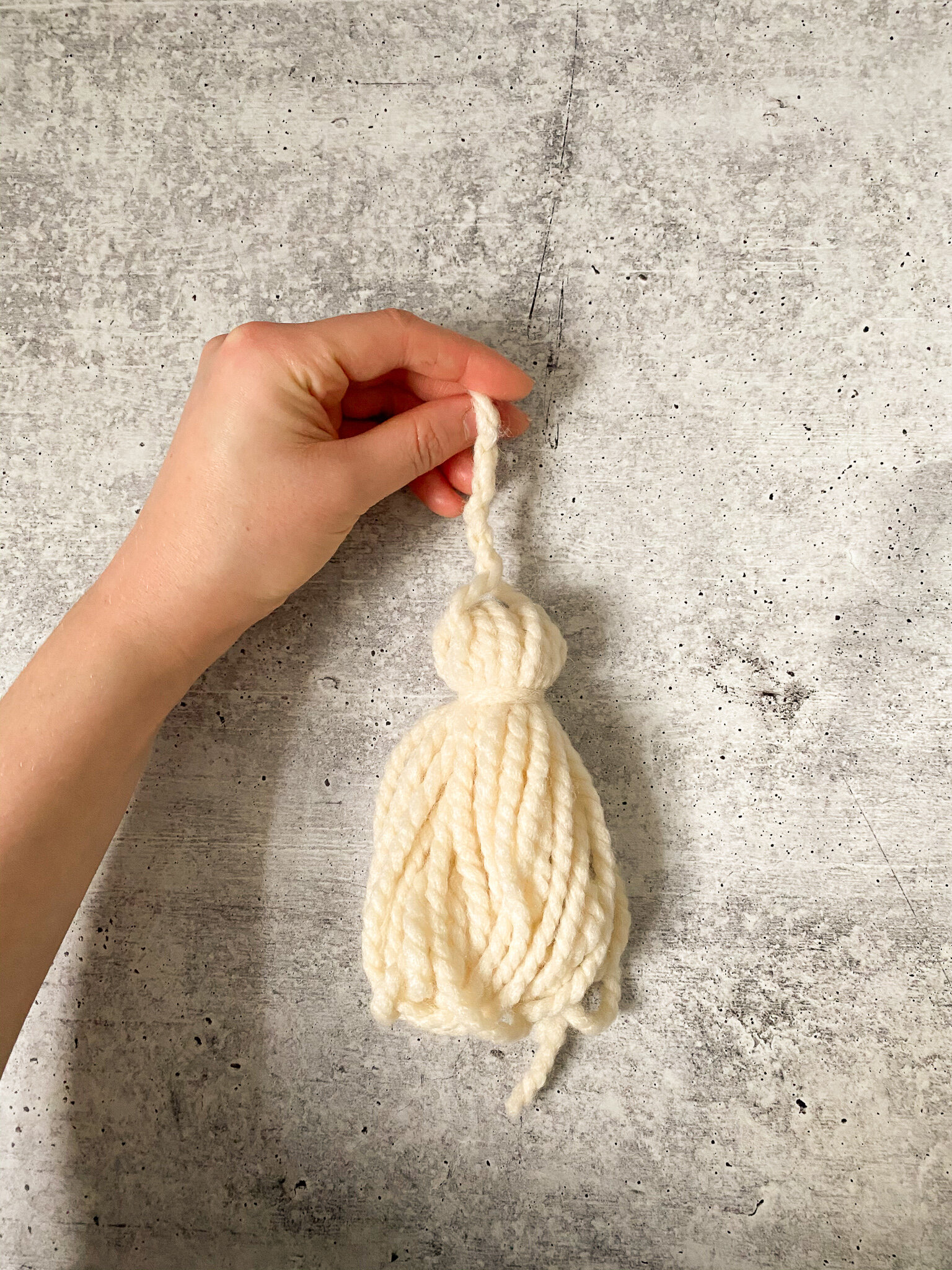 How to Make Yarn Tassels  DIY Tassel Tutorial with Yarn