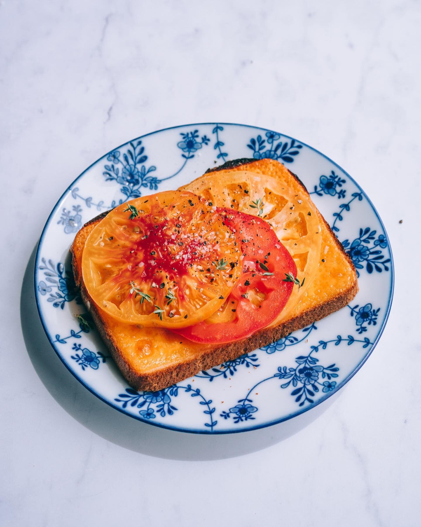 Heirloom tomato toast all week long 🍅 
⠀⠀⠀⠀⠀⠀⠀⠀⠀
Visit my blog for the recipe!! ✨ 
⠀⠀⠀⠀⠀⠀⠀⠀⠀
⠀⠀⠀⠀⠀⠀⠀⠀⠀
#tomatotoast #heirloomtomatoes  #heirloomtomatorecipes