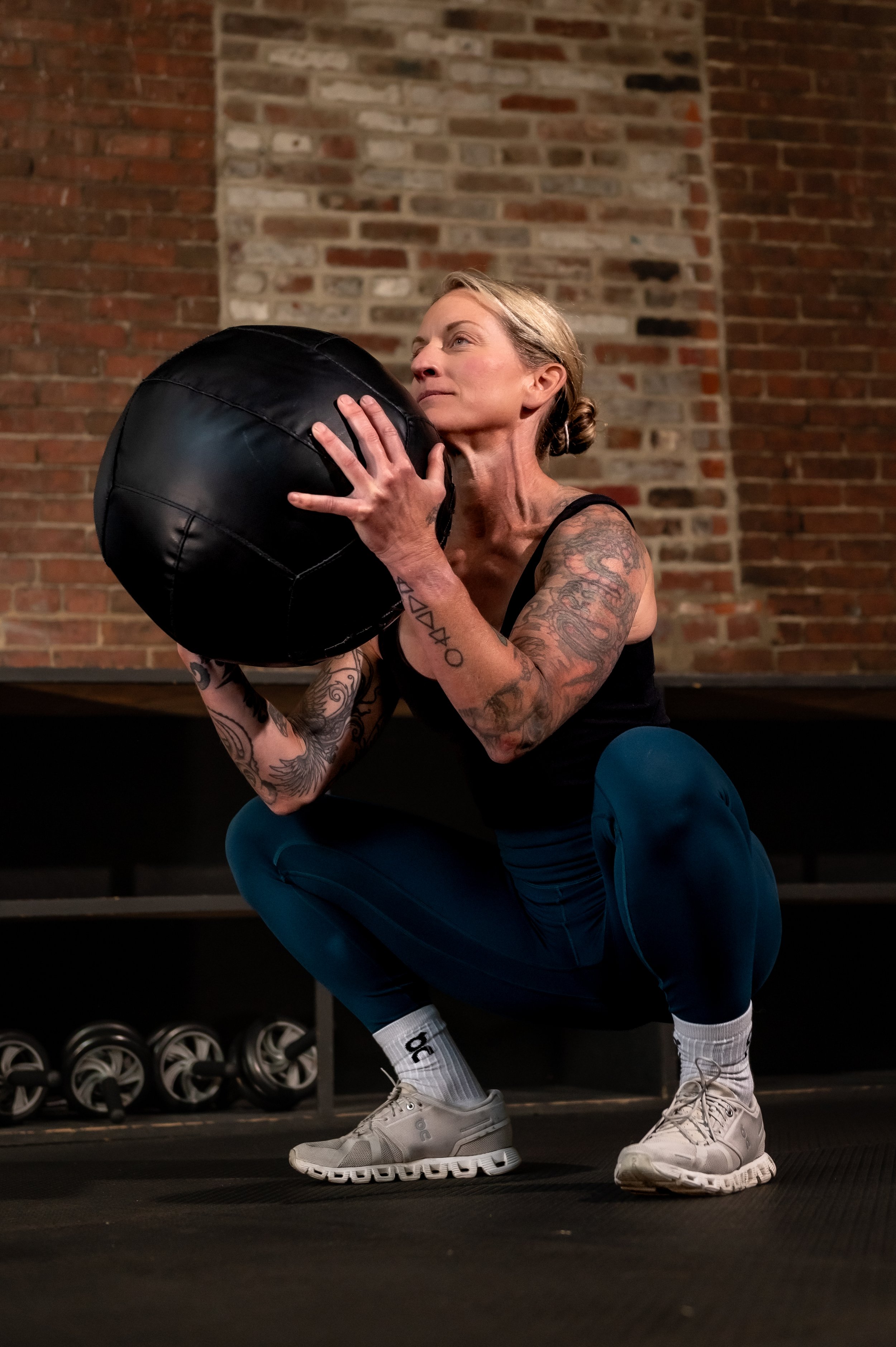 Caitlin is a strength trainer, movement coach, yoga instructor, and clinical massage therapist. She works one-on-one with clients remotely and in-person on Nantucket, the North shore of MA and the Seacoast of NH. She combines mobility, lifting heavy,