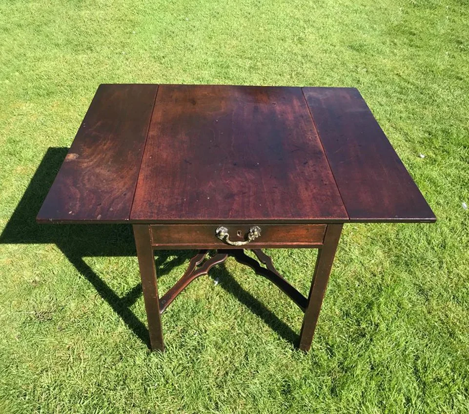 Pembroke Table 2.jpg