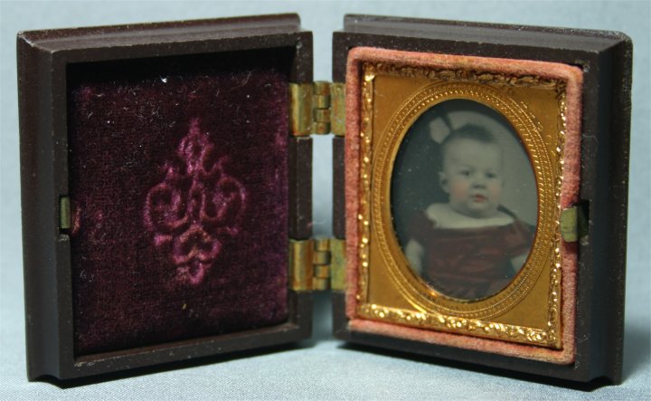 16thPlateTintedAmbroBabyInAFullTherm (1).jpg